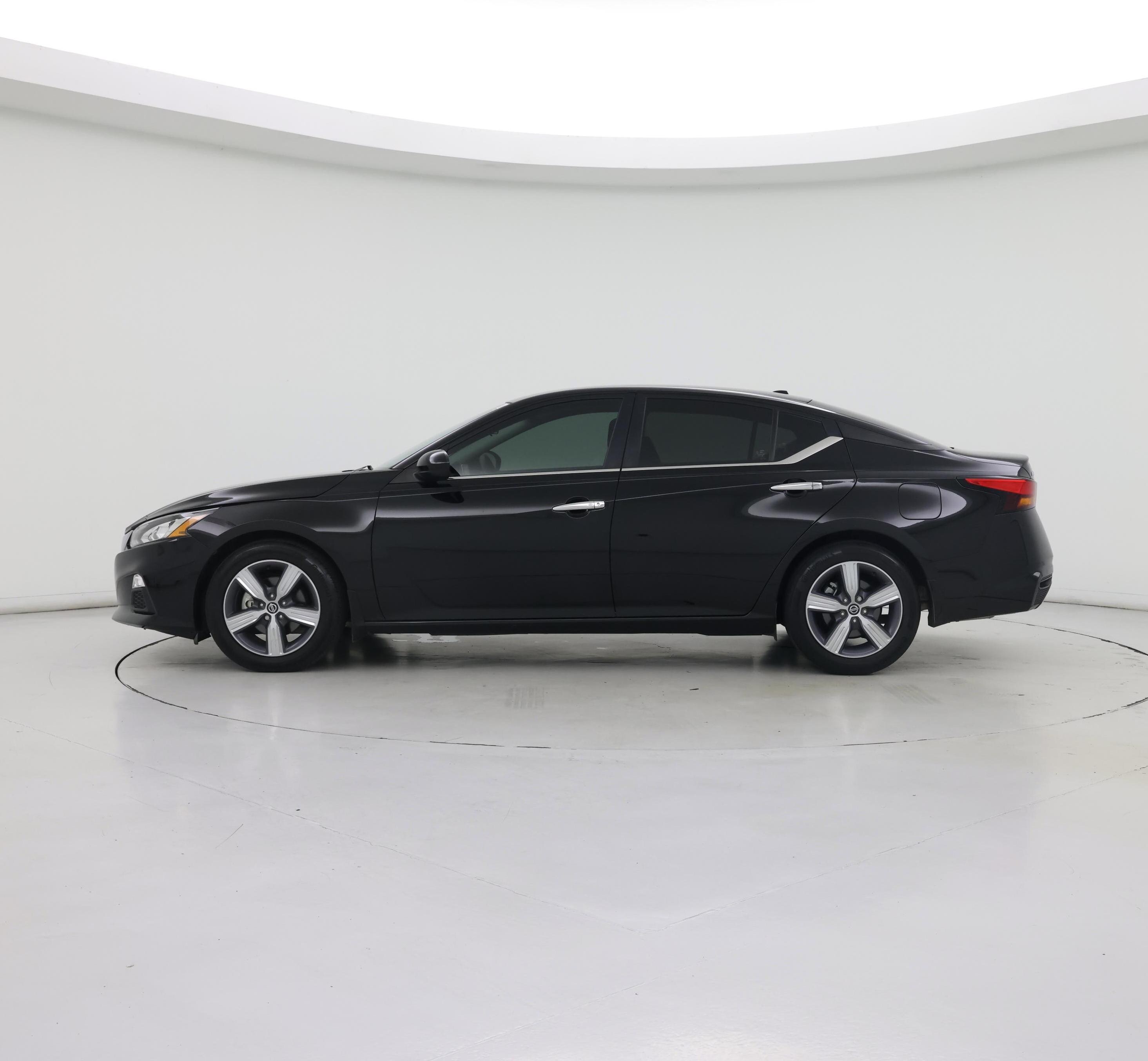 Thumbnail: 2021 Nissan Altima - 3