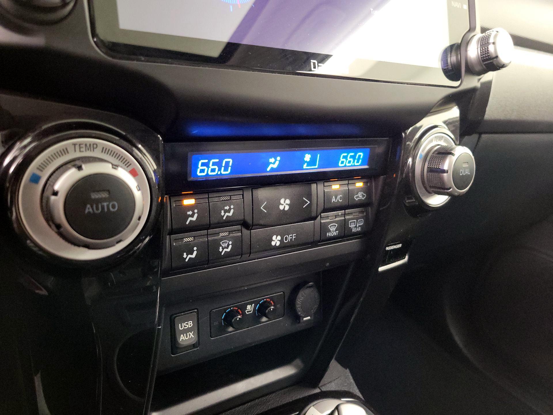 Thumbnail: 2019 Toyota 4Runner - 16