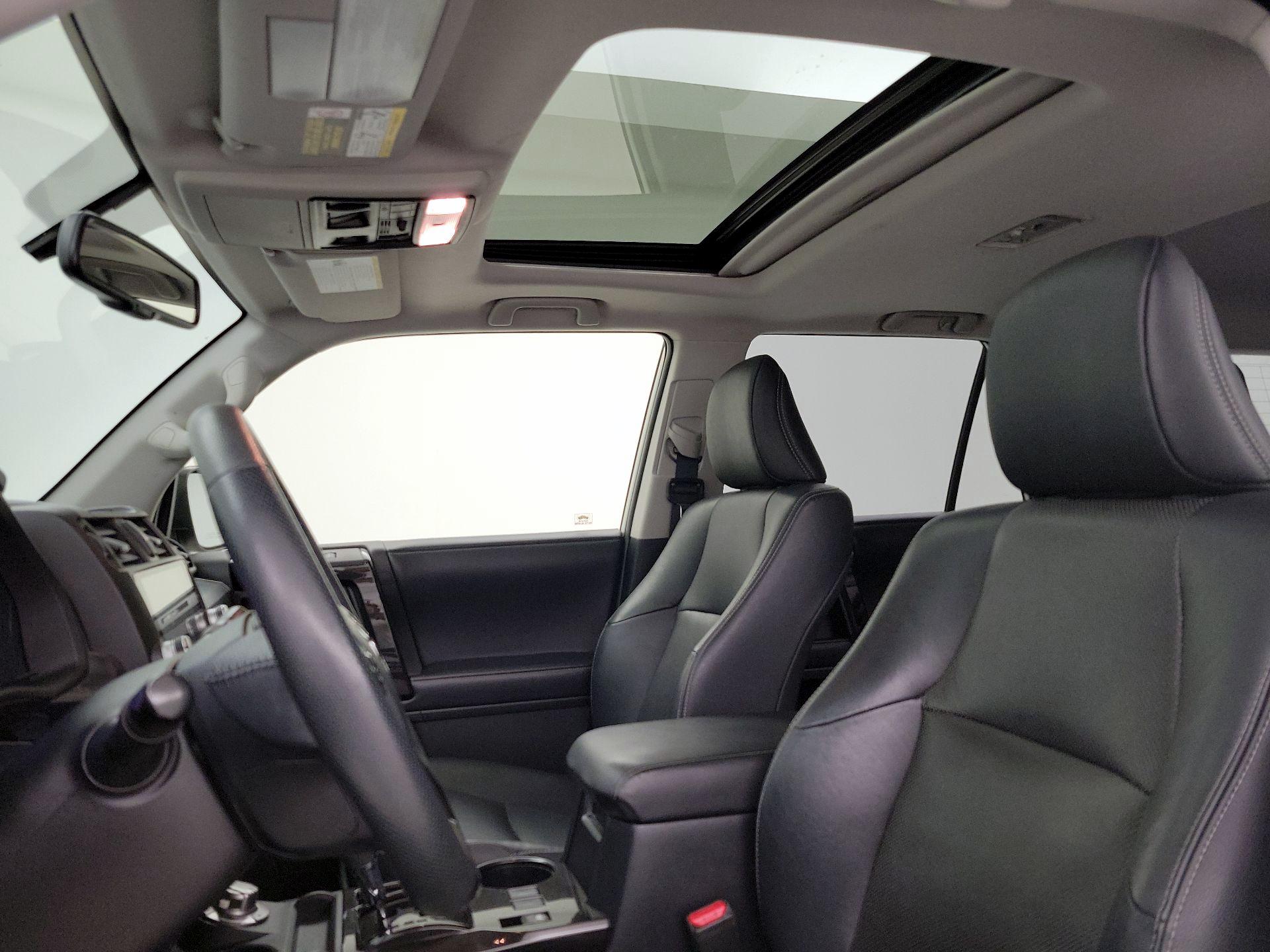 Thumbnail: 2019 Toyota 4Runner - 18