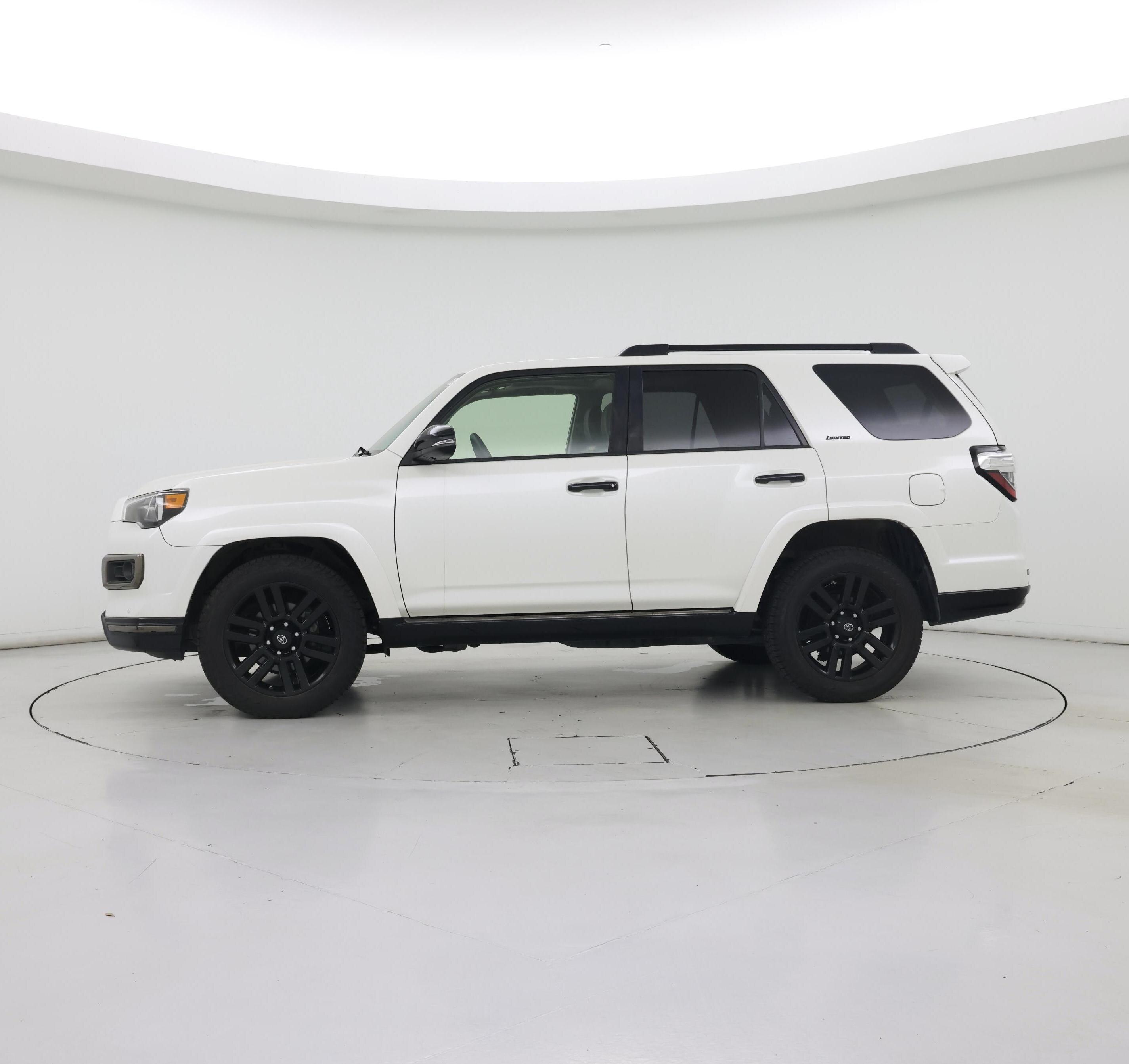 Thumbnail: 2019 Toyota 4Runner - 3