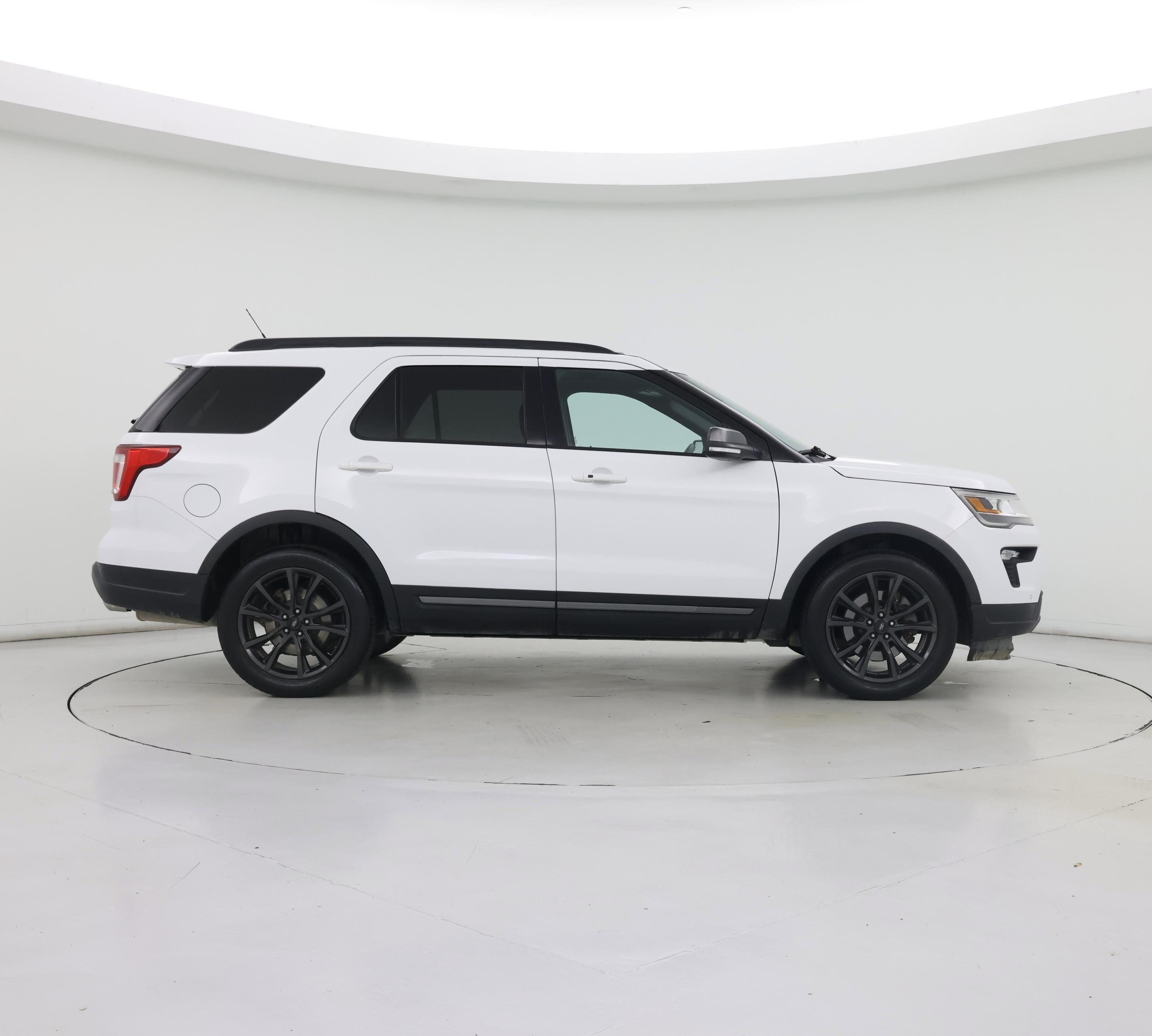 Thumbnail: 2018 Ford Explorer - 7