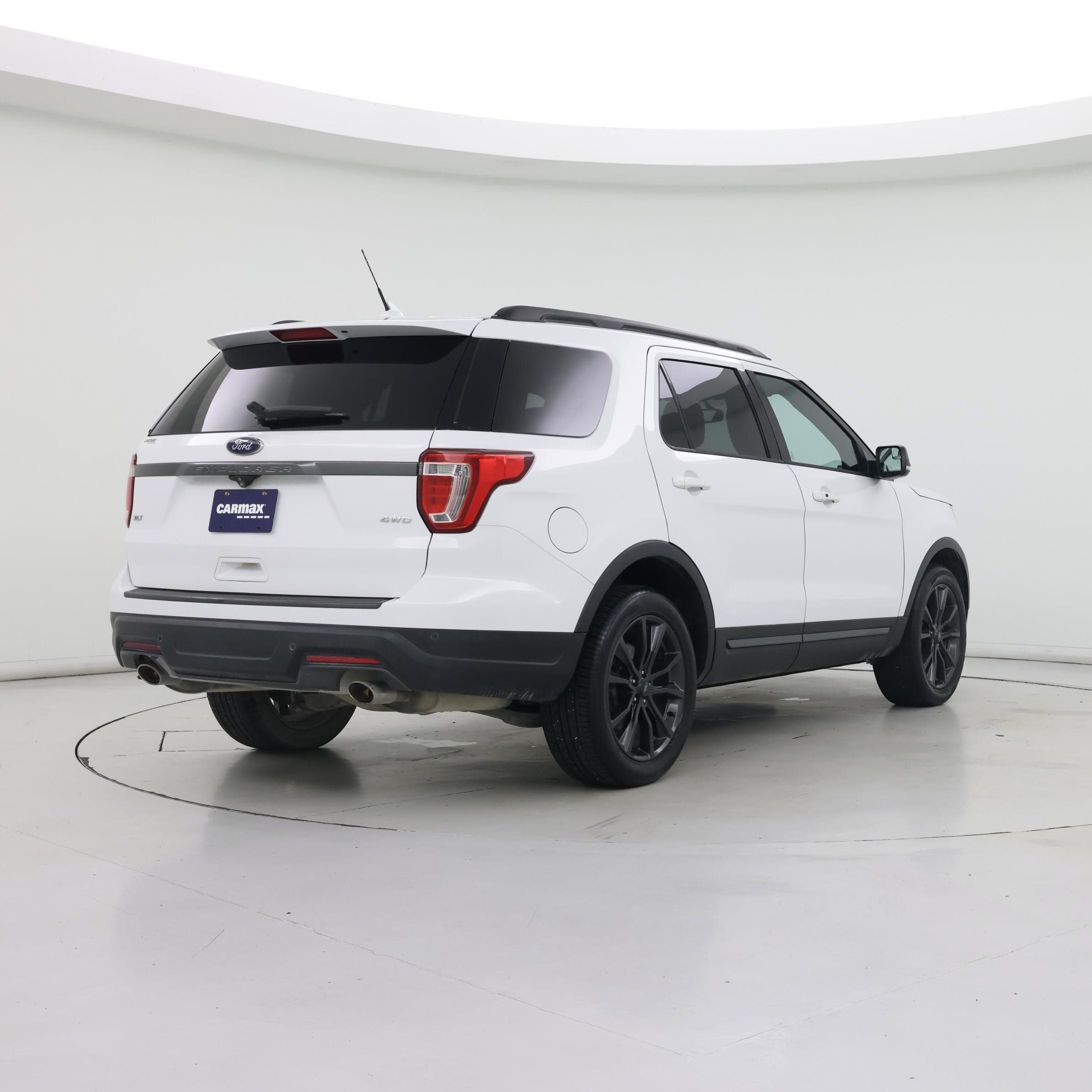 Thumbnail: 2018 Ford Explorer - 8