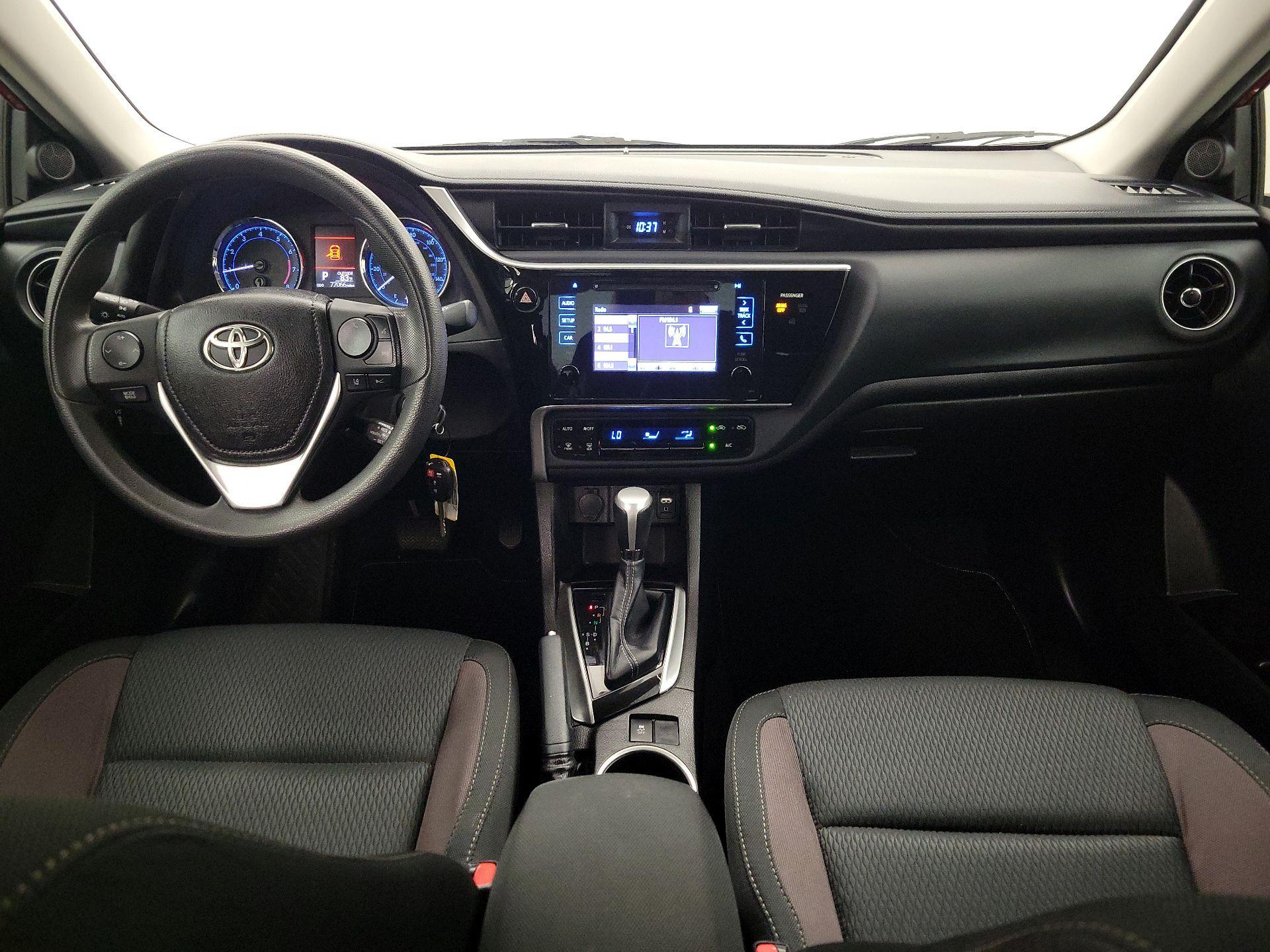 Thumbnail: 2017 Toyota Corolla - 9