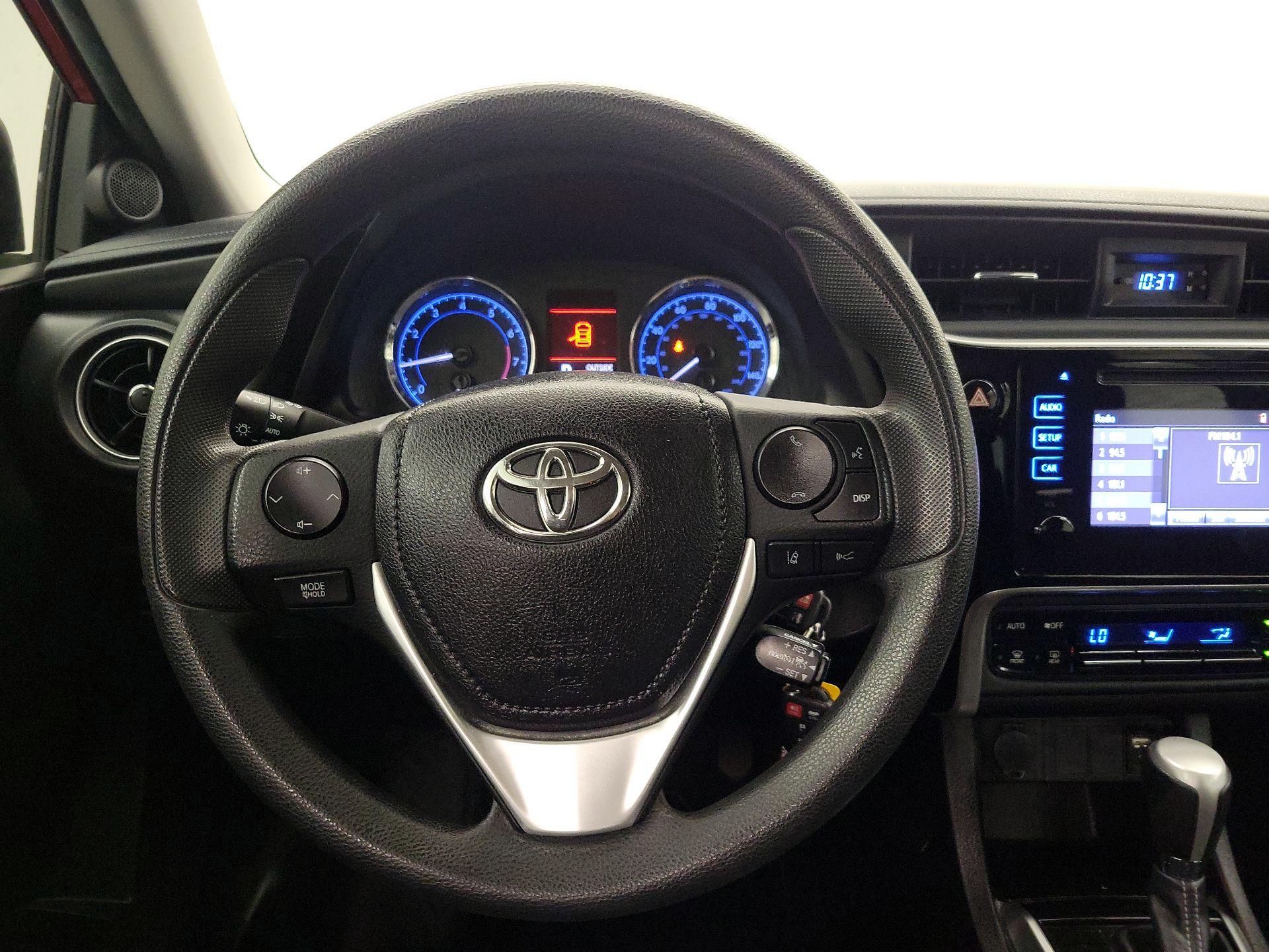 Thumbnail: 2017 Toyota Corolla - 10