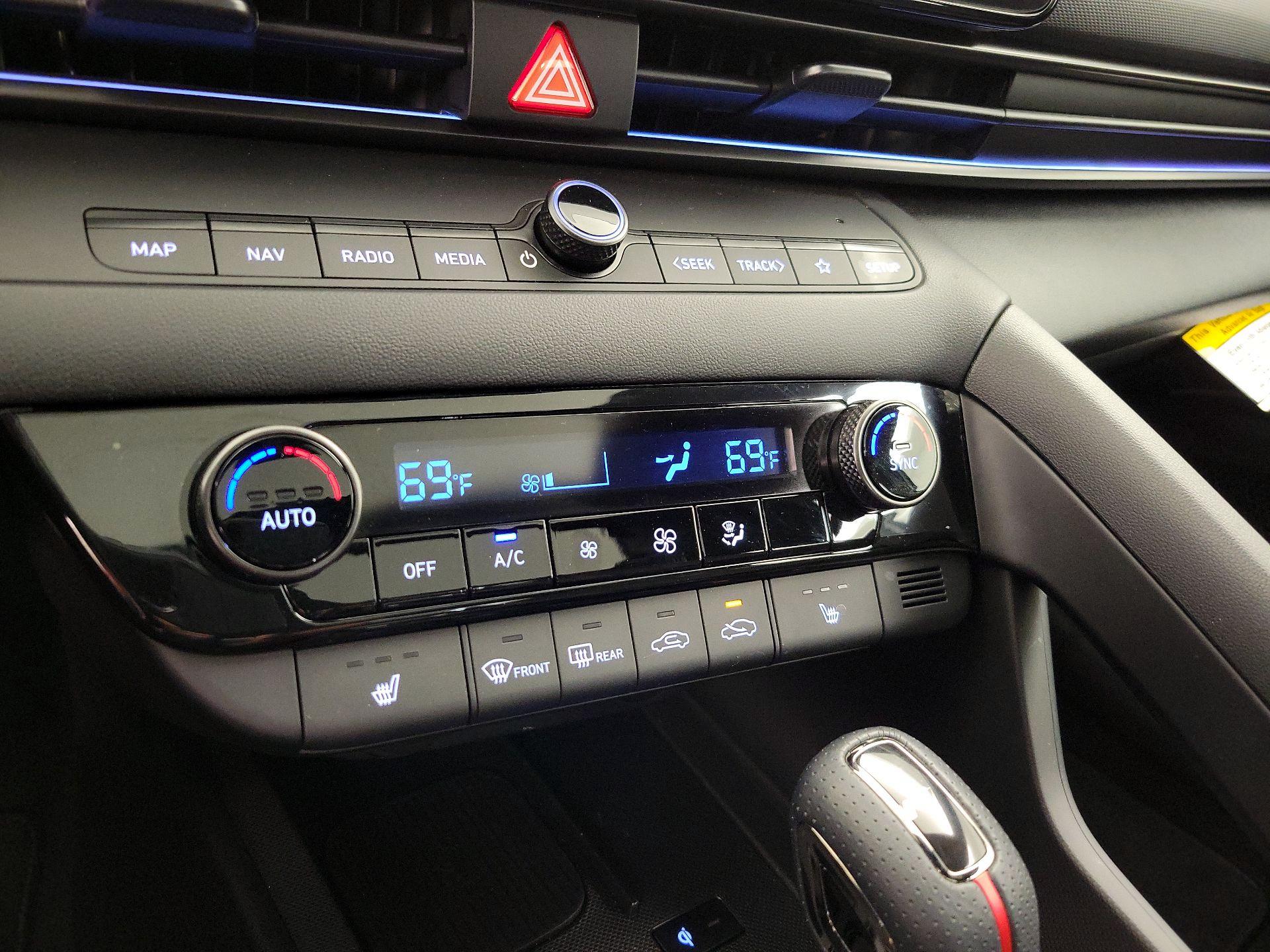Thumbnail: 2024 Hyundai Elantra - 17