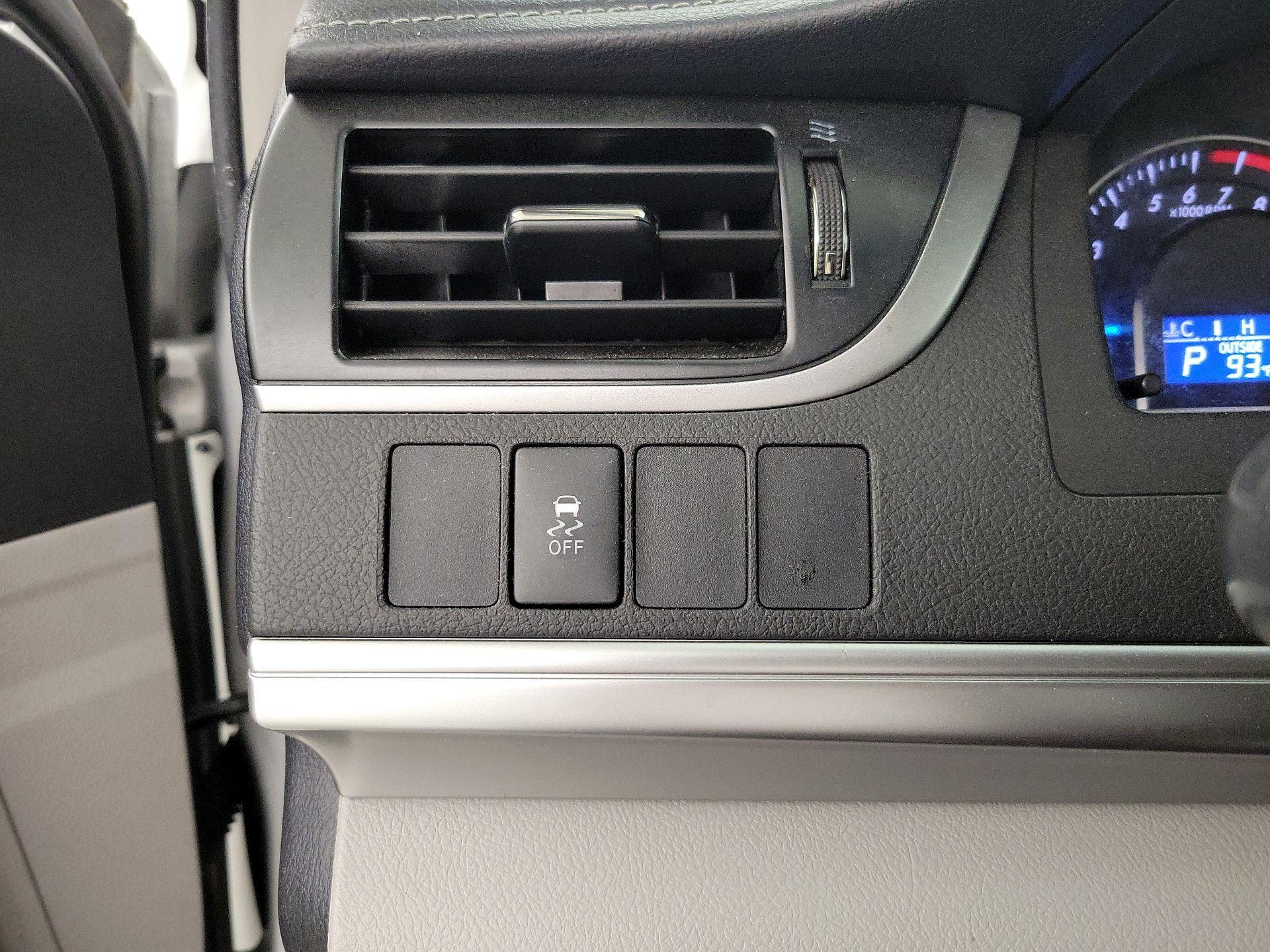 Thumbnail: 2014 Toyota Camry - 13