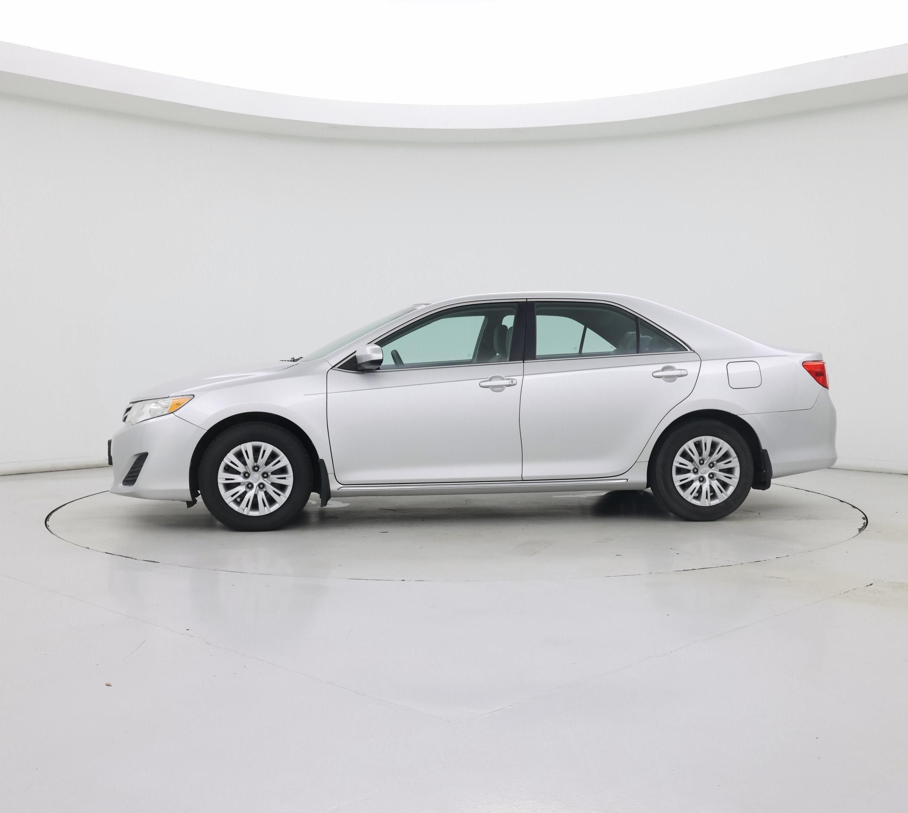 Thumbnail: 2014 Toyota Camry - 3