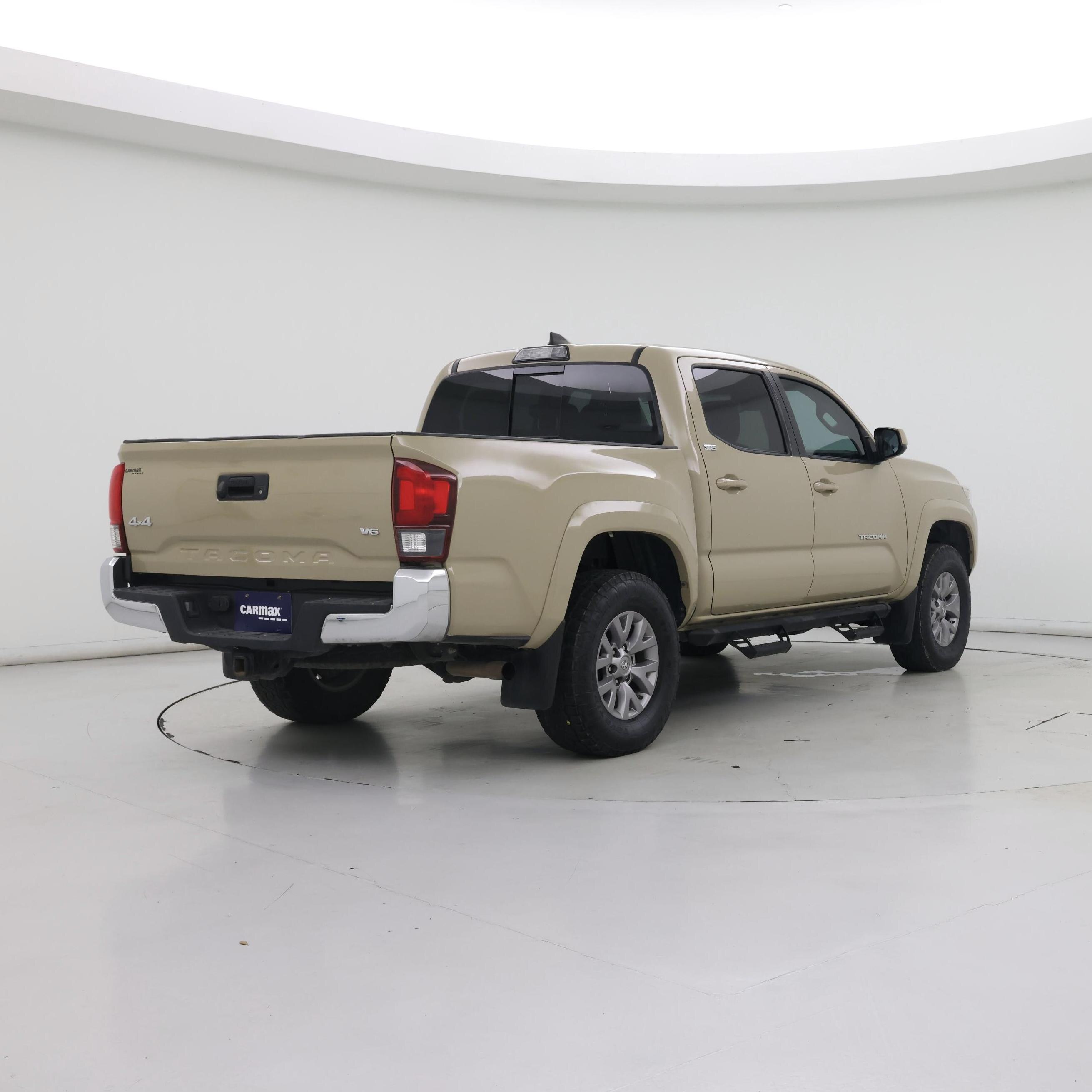 Thumbnail: 2019 Toyota Tacoma - 8