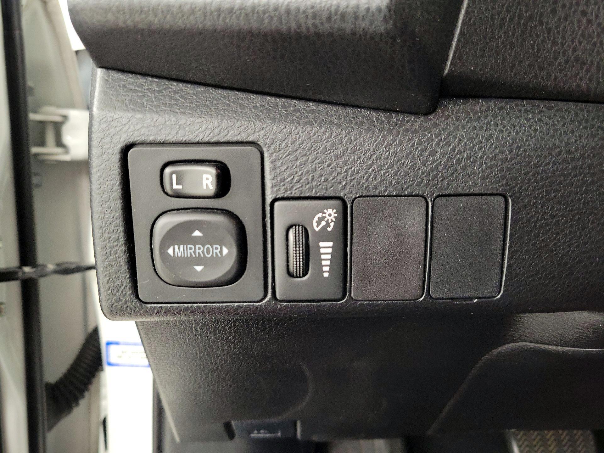 Thumbnail: 2014 Toyota Corolla - 13