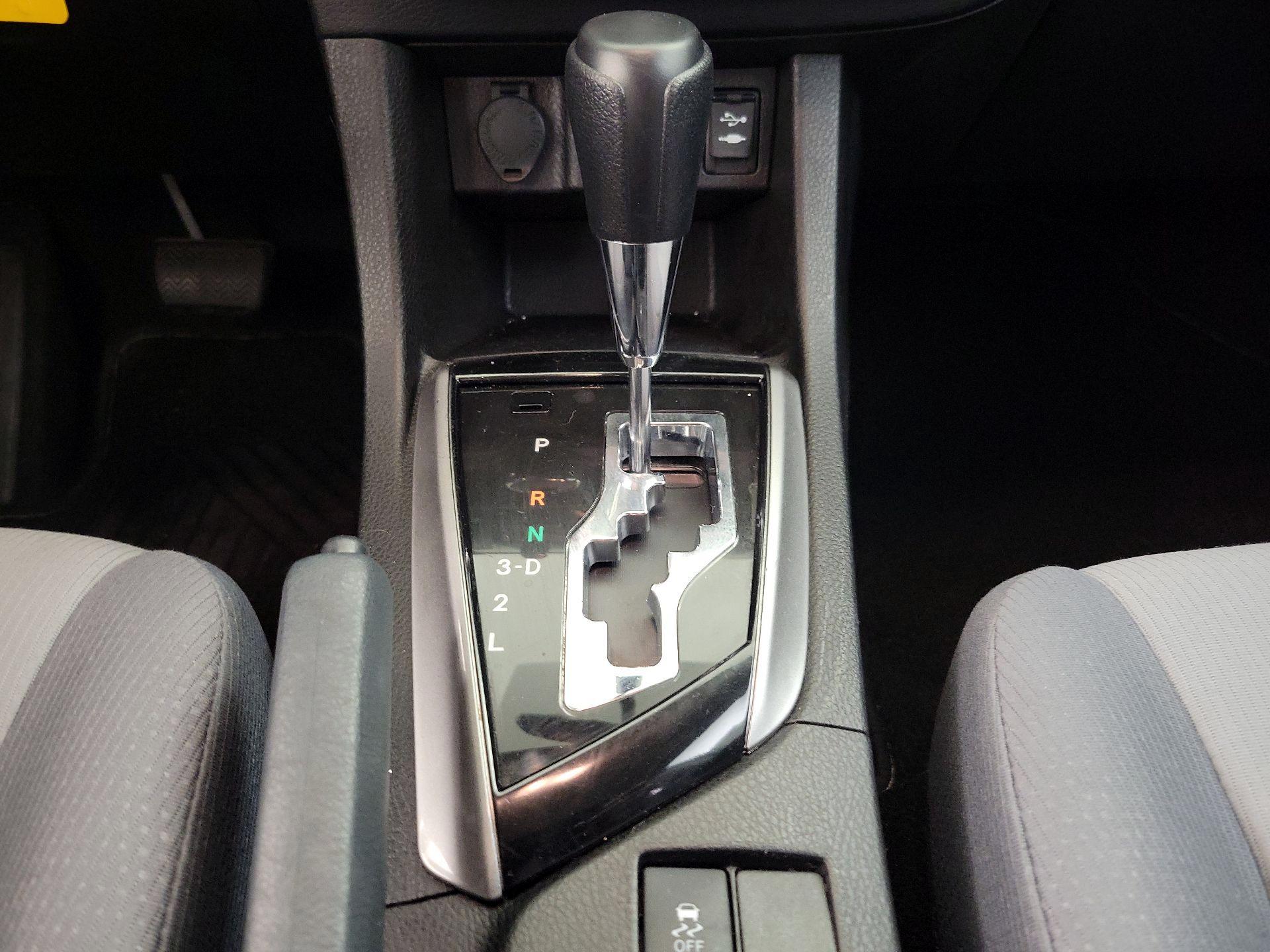 Thumbnail: 2014 Toyota Corolla - 16