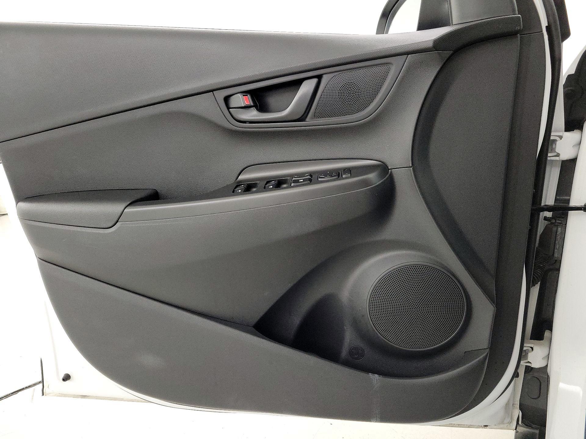 Thumbnail: 2021 Hyundai Kona - 12