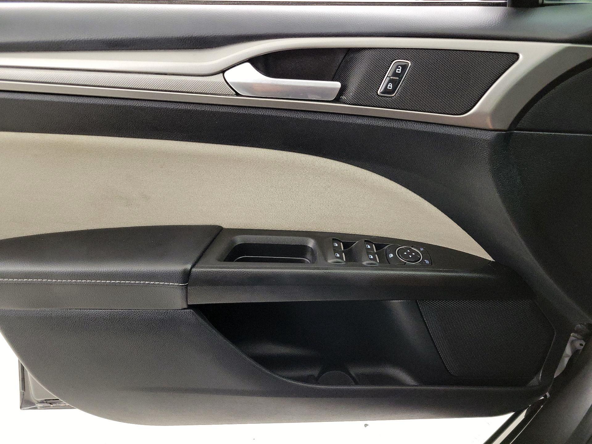 Thumbnail: 2017 Ford Fusion - 12