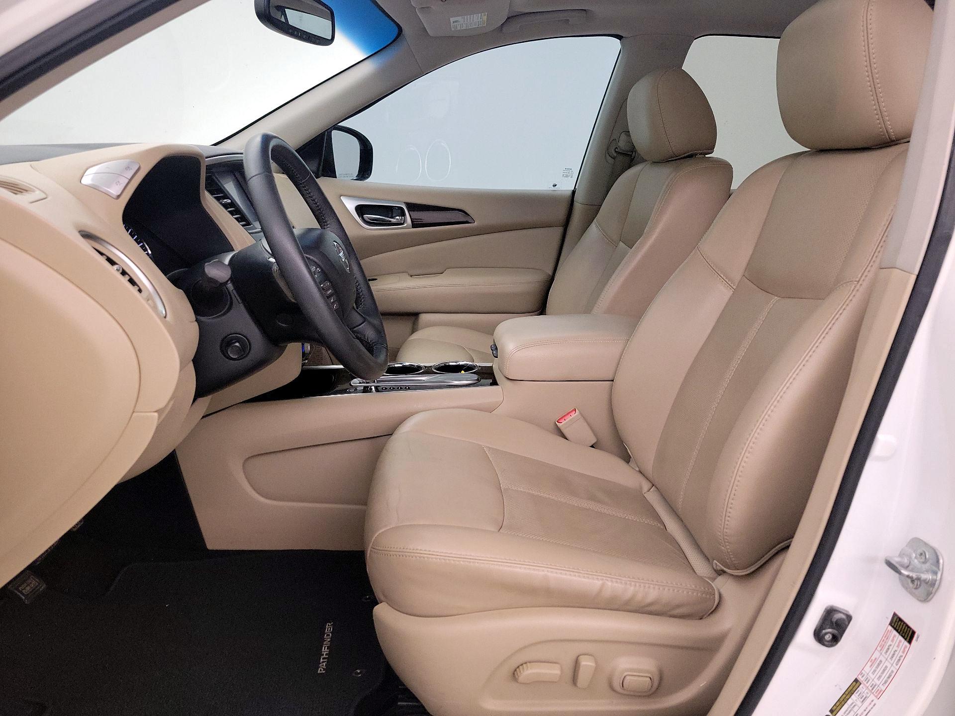 Thumbnail: 2016 Nissan Pathfinder - 11