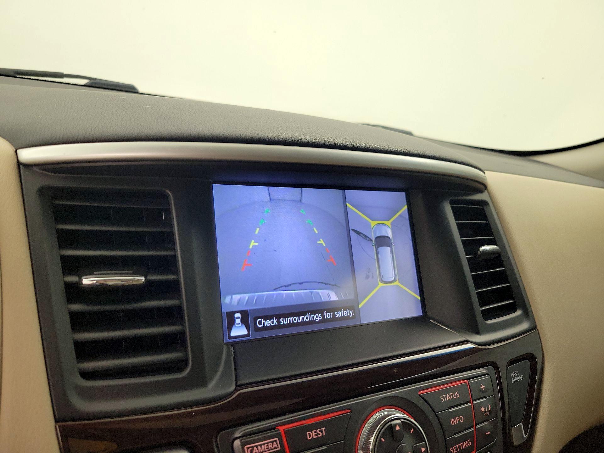 Thumbnail: 2016 Nissan Pathfinder - 15