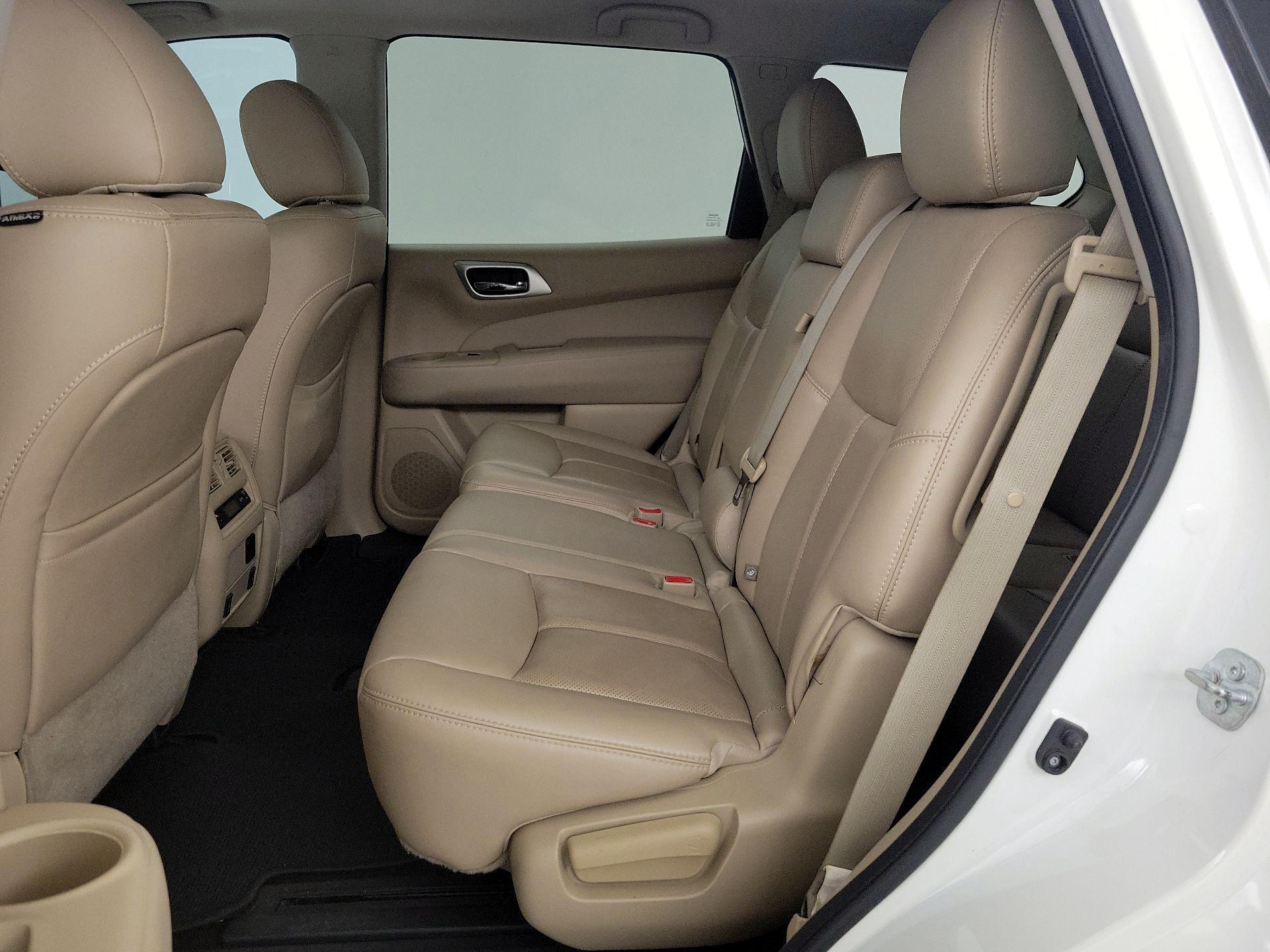 Thumbnail: 2016 Nissan Pathfinder - 20