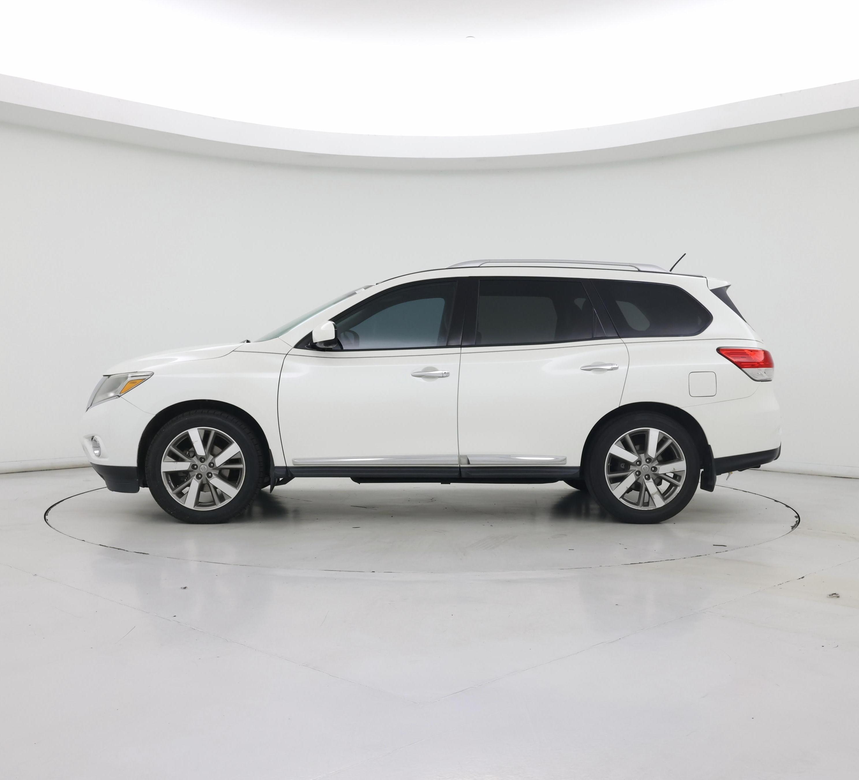 Thumbnail: 2016 Nissan Pathfinder - 3