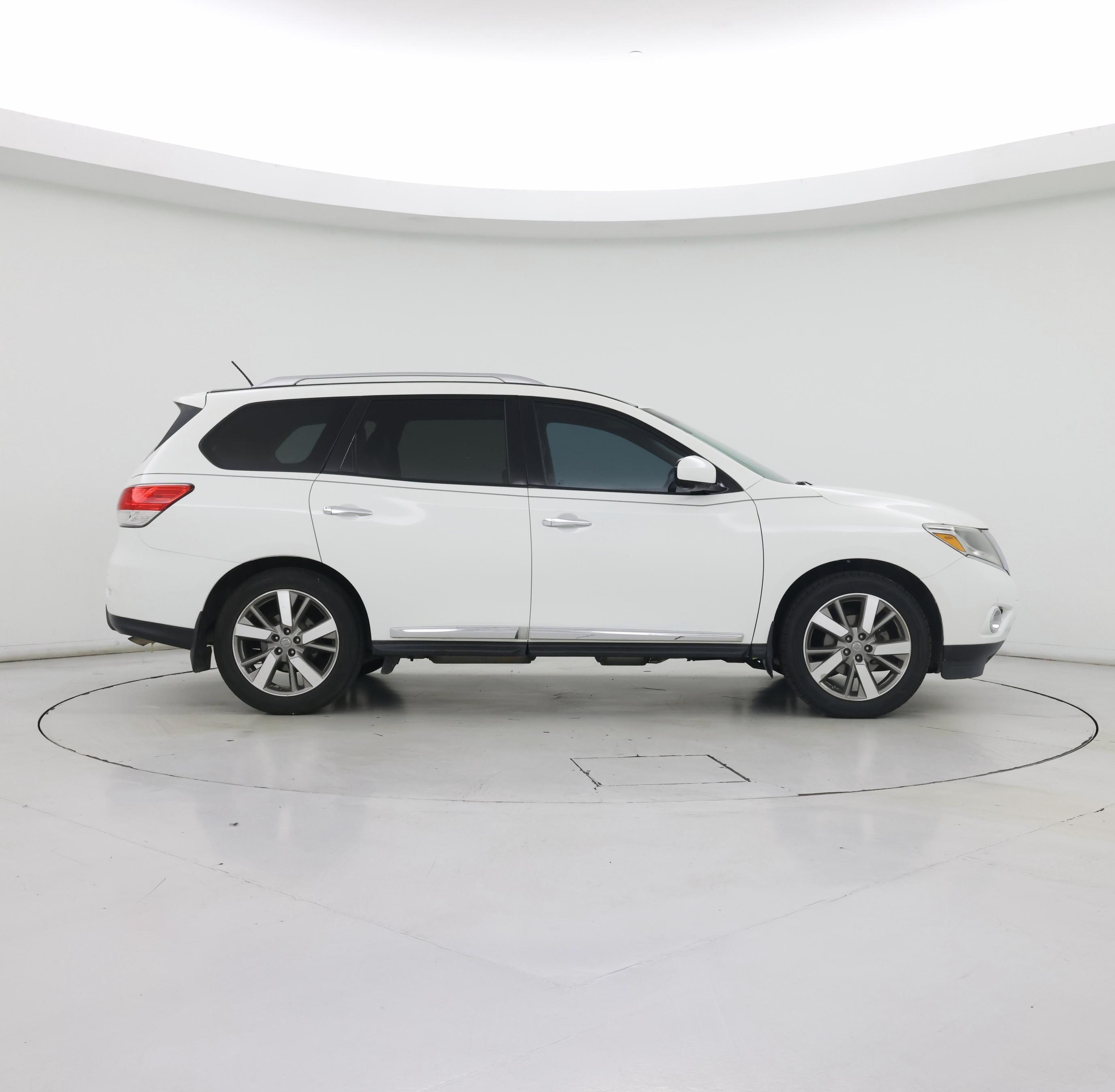 Thumbnail: 2016 Nissan Pathfinder - 7