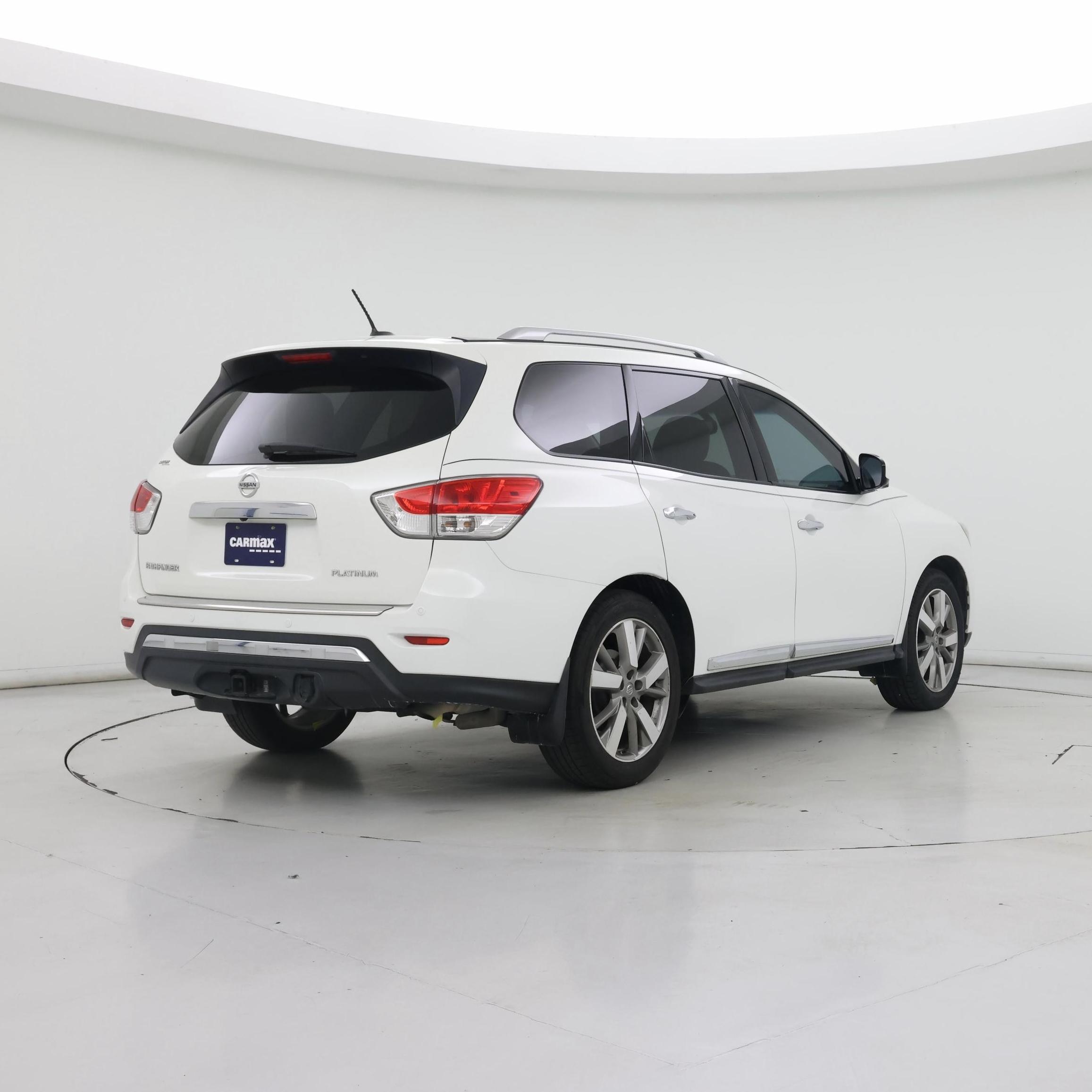 Thumbnail: 2016 Nissan Pathfinder - 8
