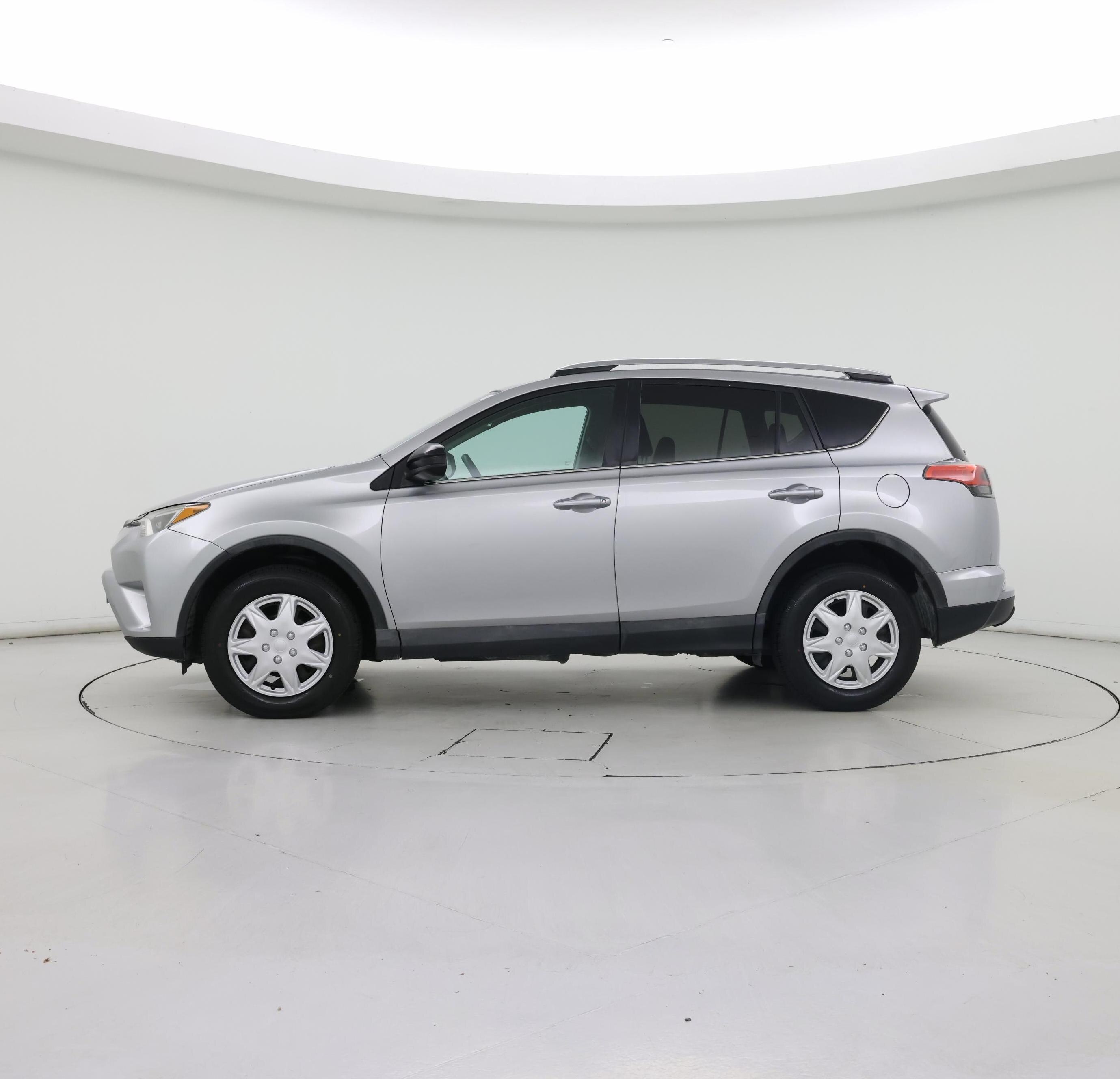 Thumbnail: 2017 Toyota RAV4 - 3