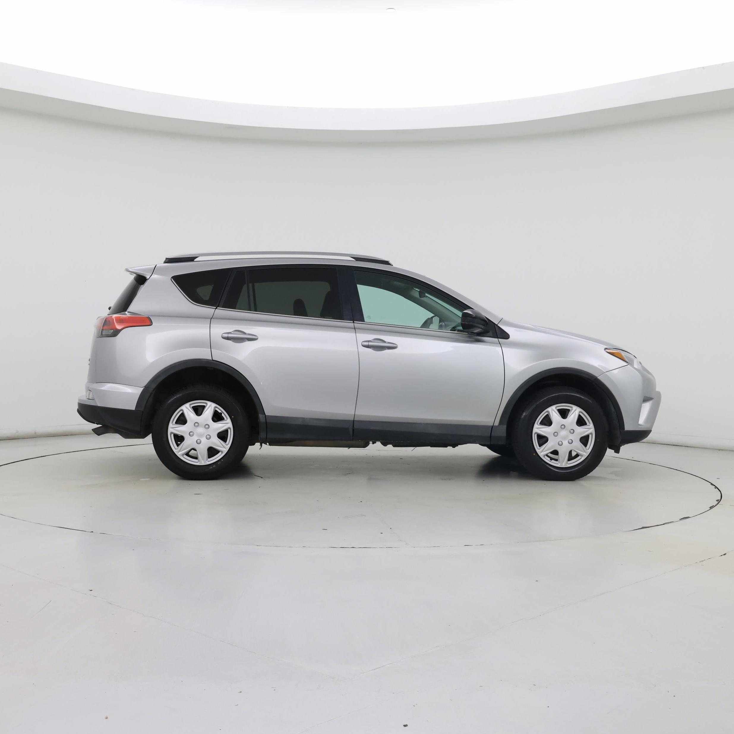 Thumbnail: 2017 Toyota RAV4 - 7