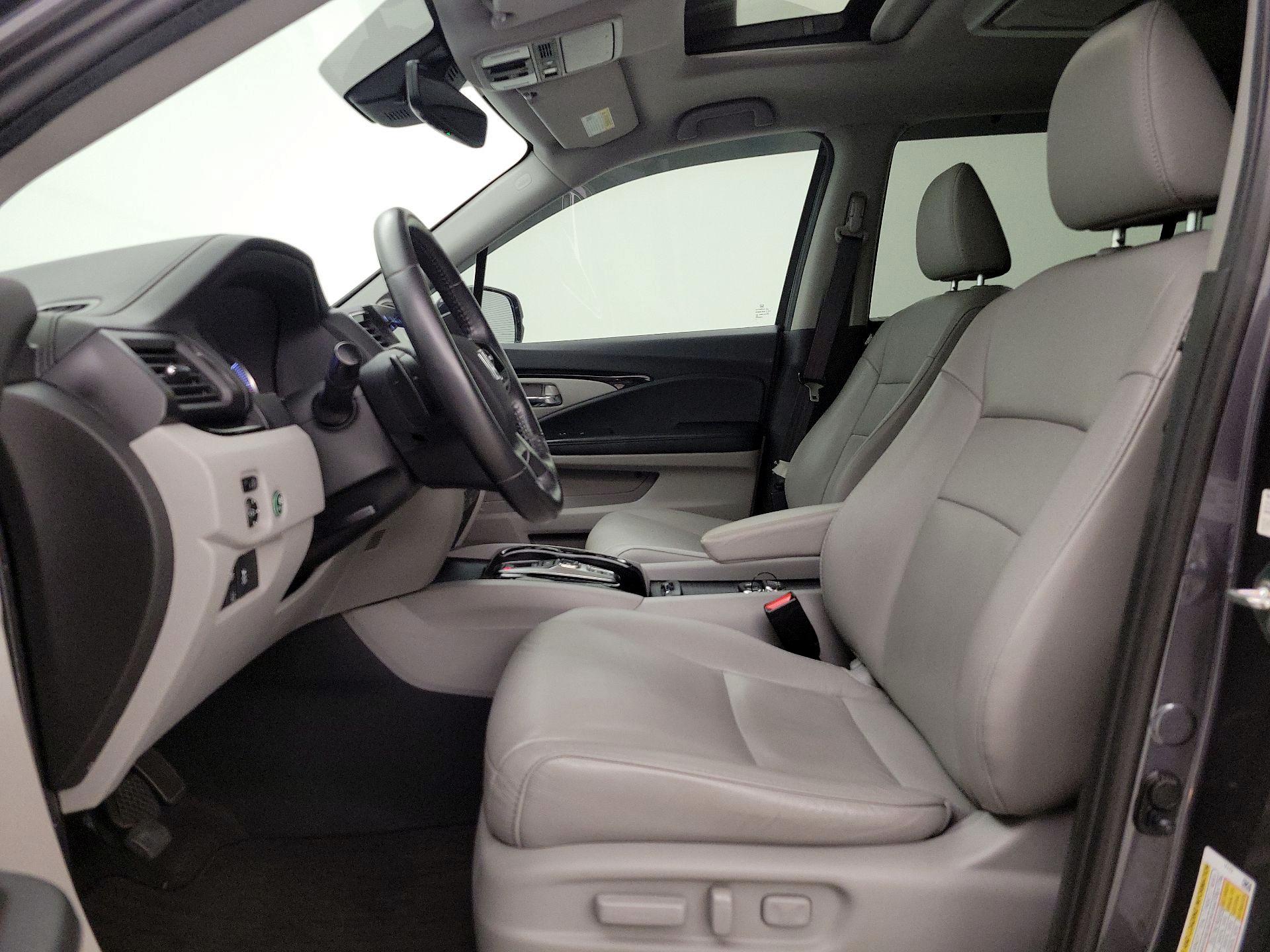 Thumbnail: 2019 Honda Pilot - 11