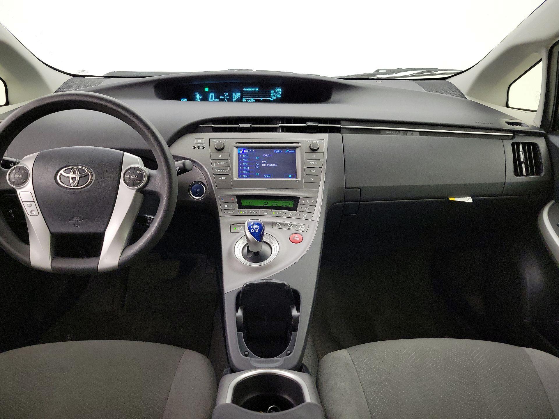 Thumbnail: 2014 Toyota Prius - 9
