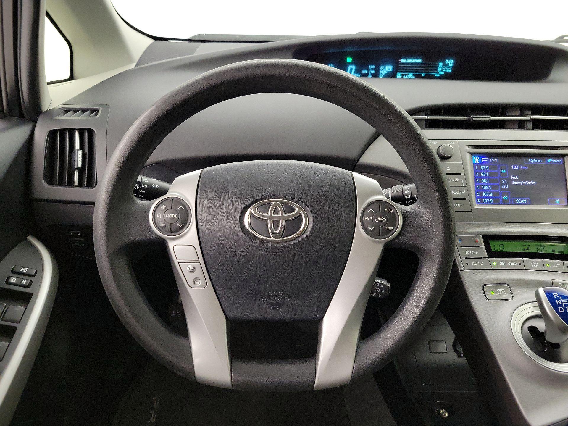 Thumbnail: 2014 Toyota Prius - 10