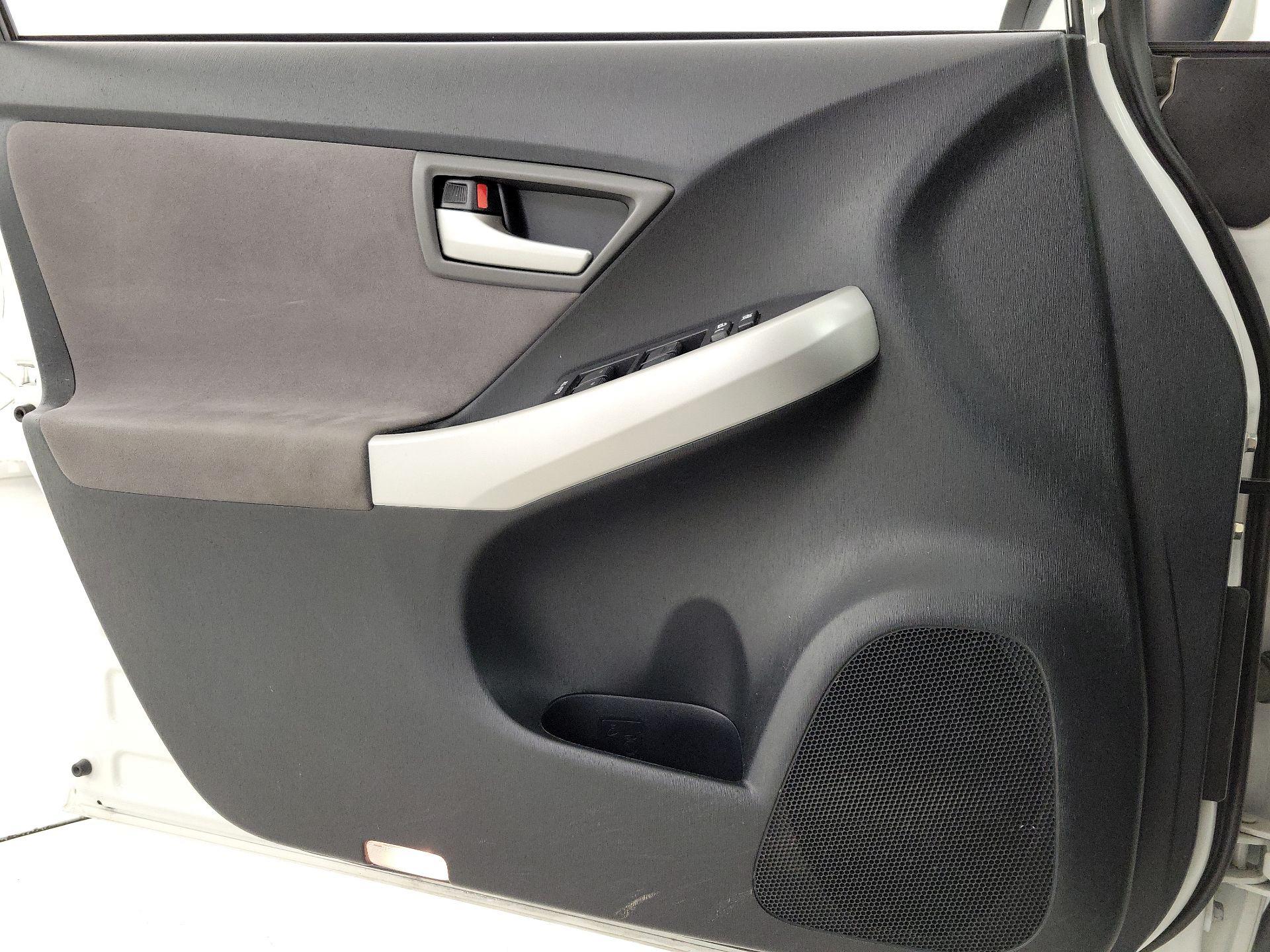 Thumbnail: 2014 Toyota Prius - 12