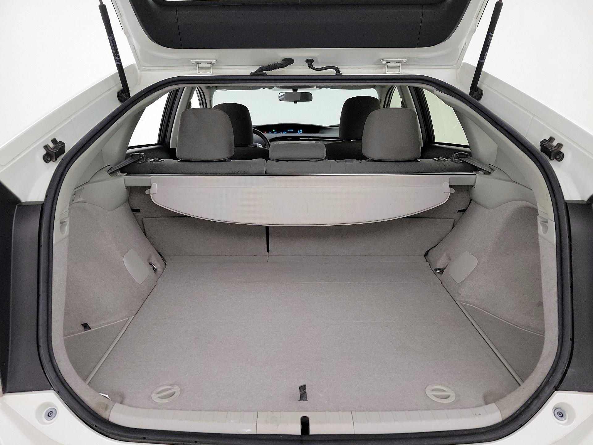 Thumbnail: 2014 Toyota Prius - 18