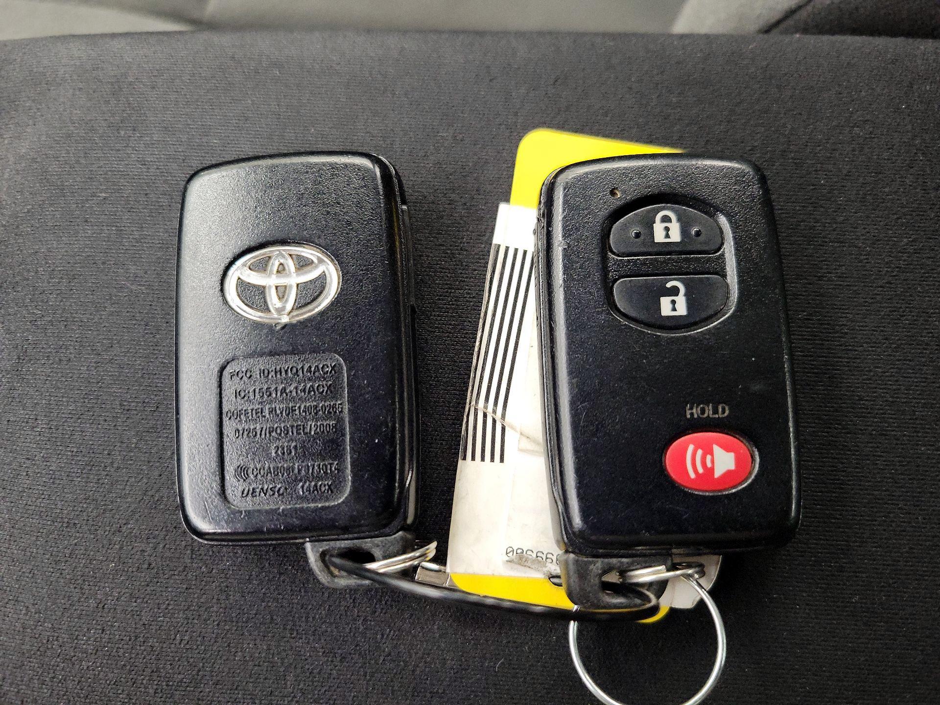 Thumbnail: 2014 Toyota Prius - 20