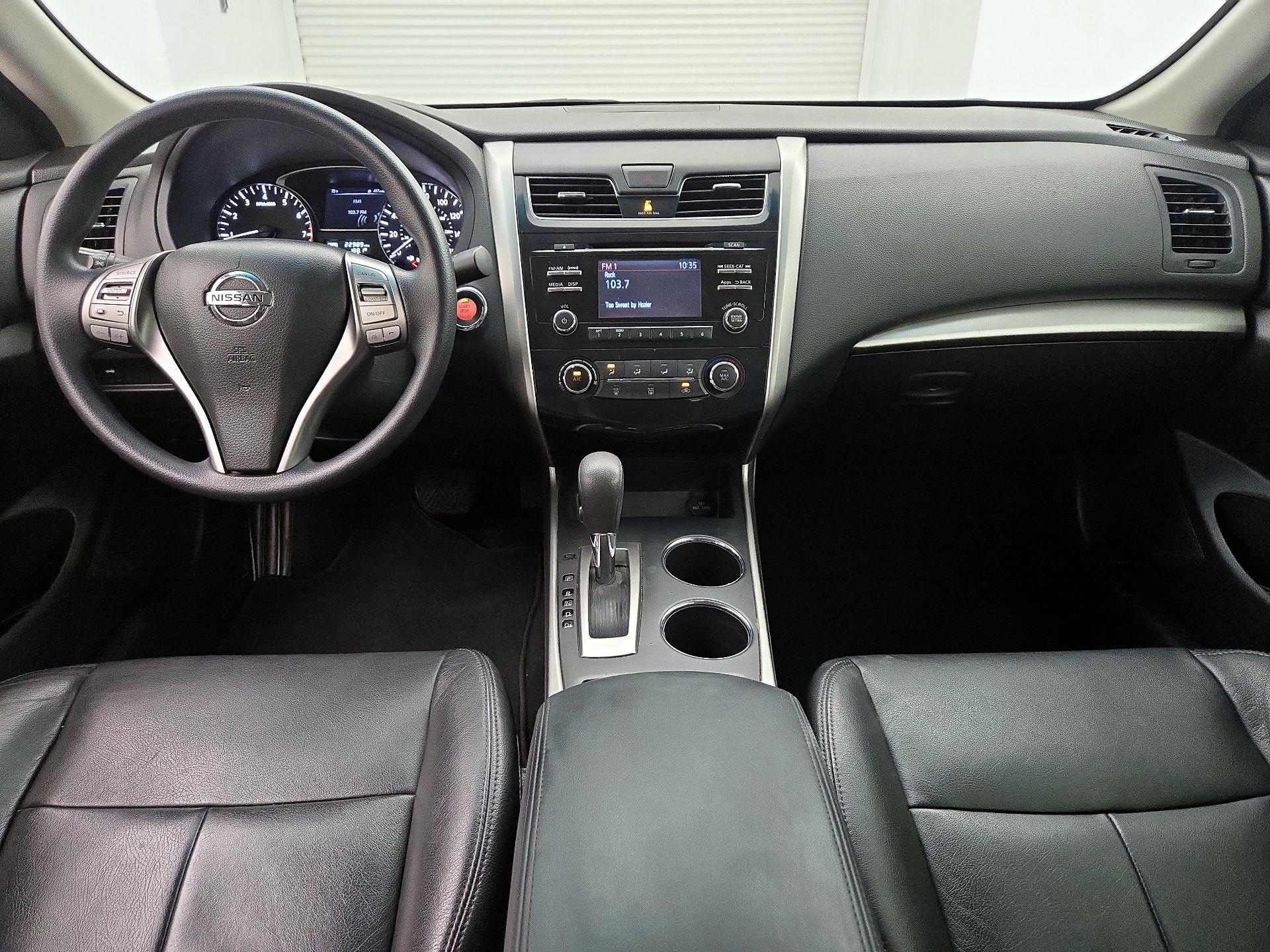 Thumbnail: 2015 Nissan Altima - 9