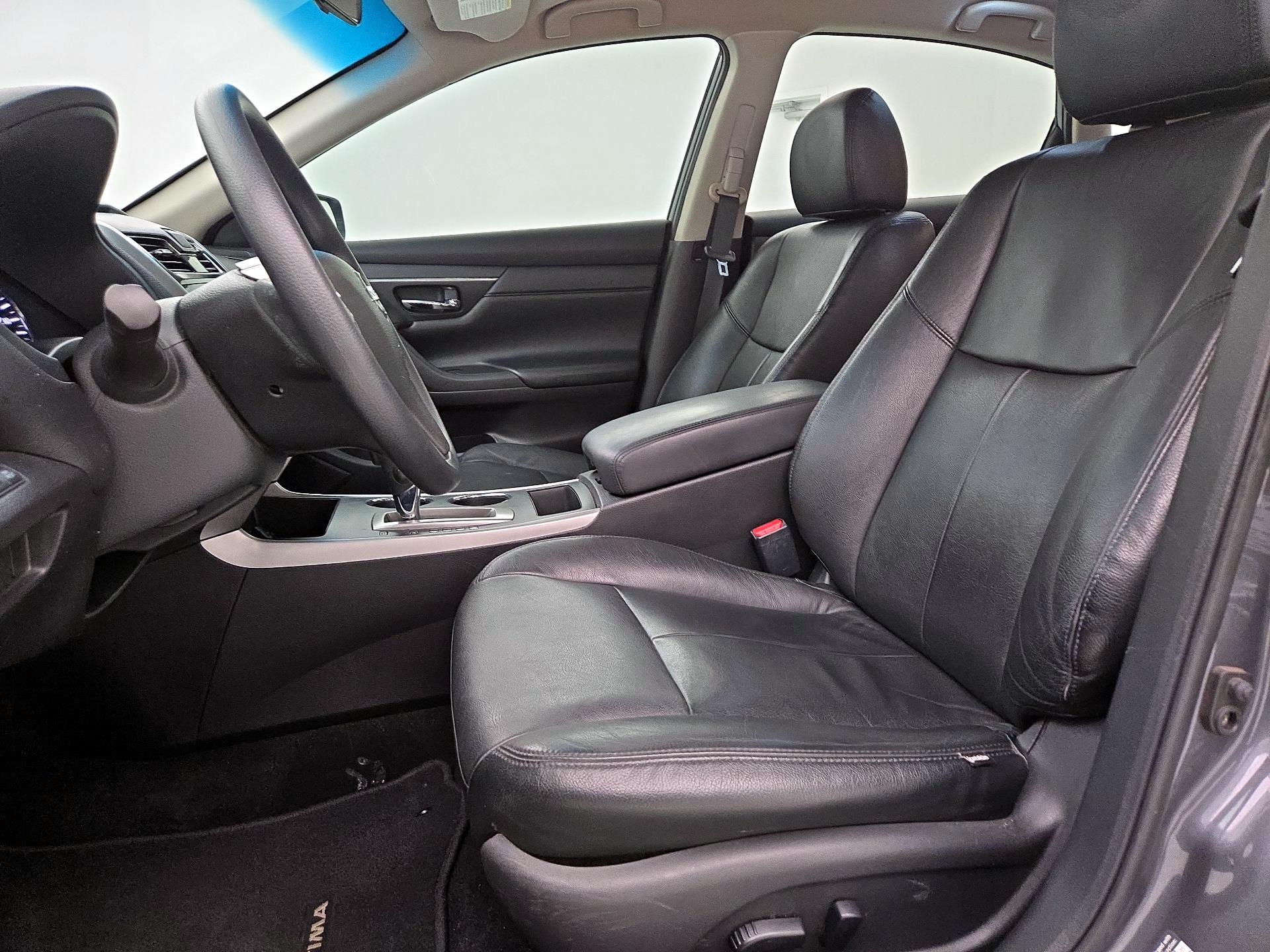 Thumbnail: 2015 Nissan Altima - 11