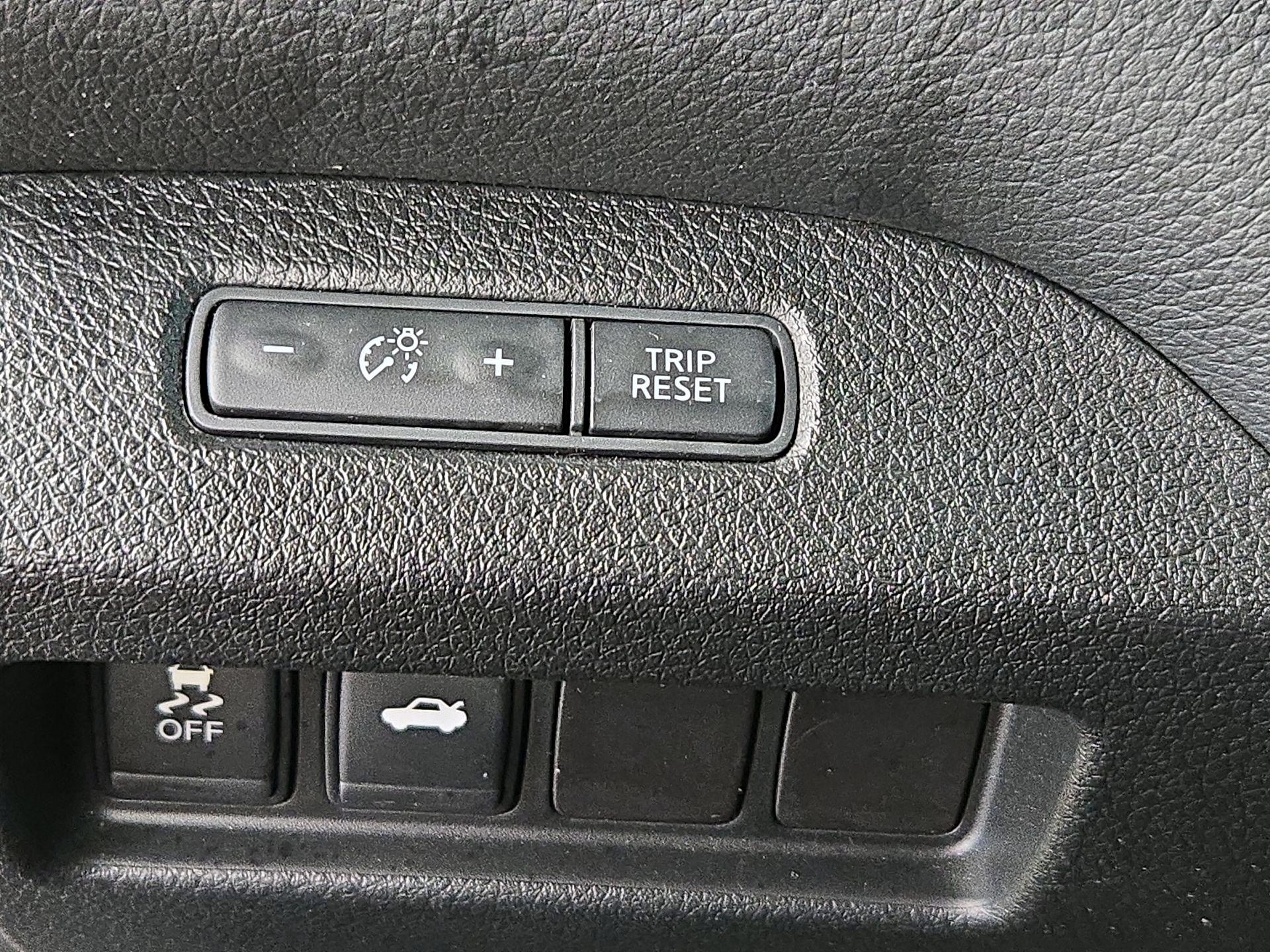 Thumbnail: 2015 Nissan Altima - 13