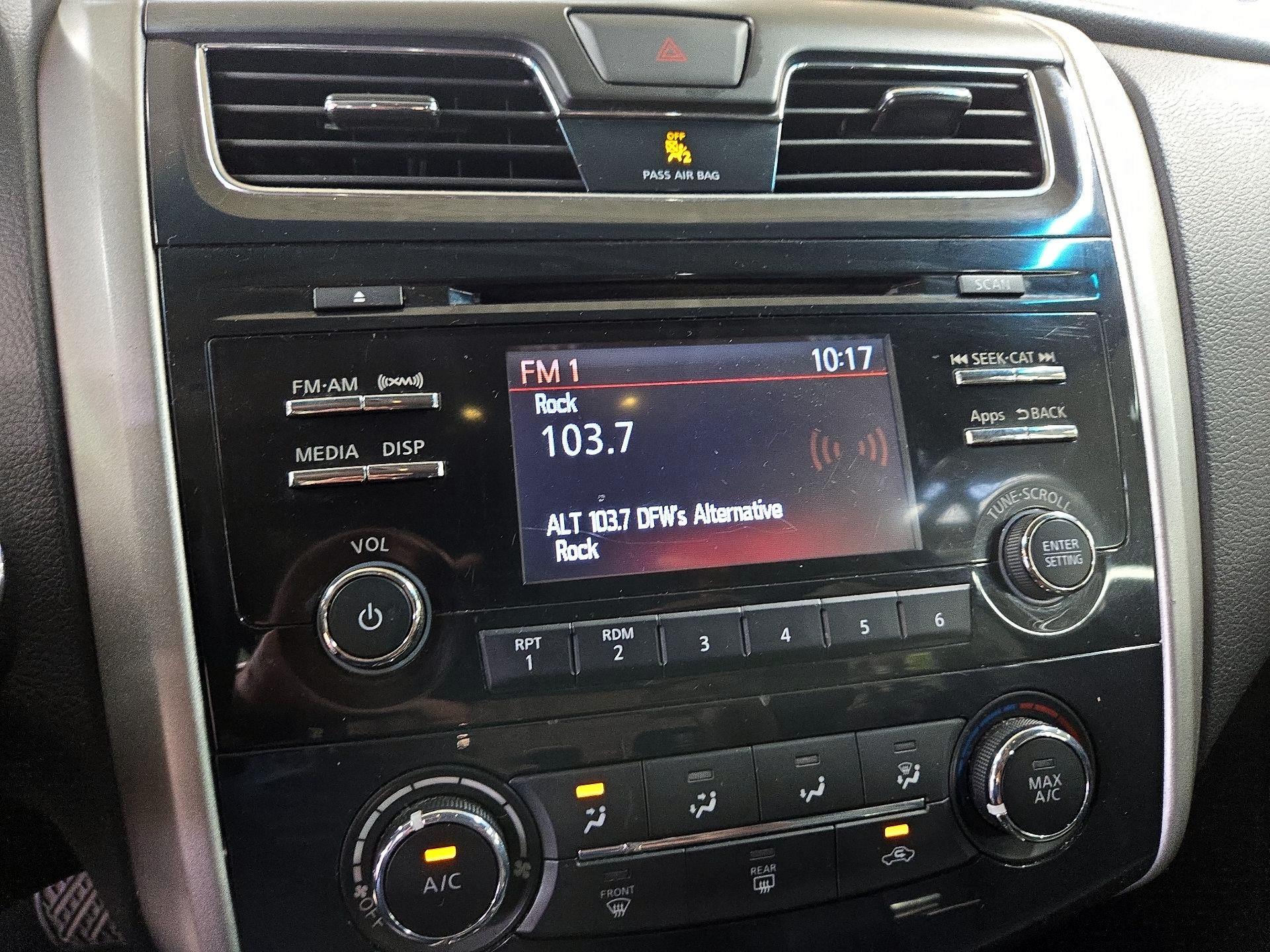 Thumbnail: 2015 Nissan Altima - 15