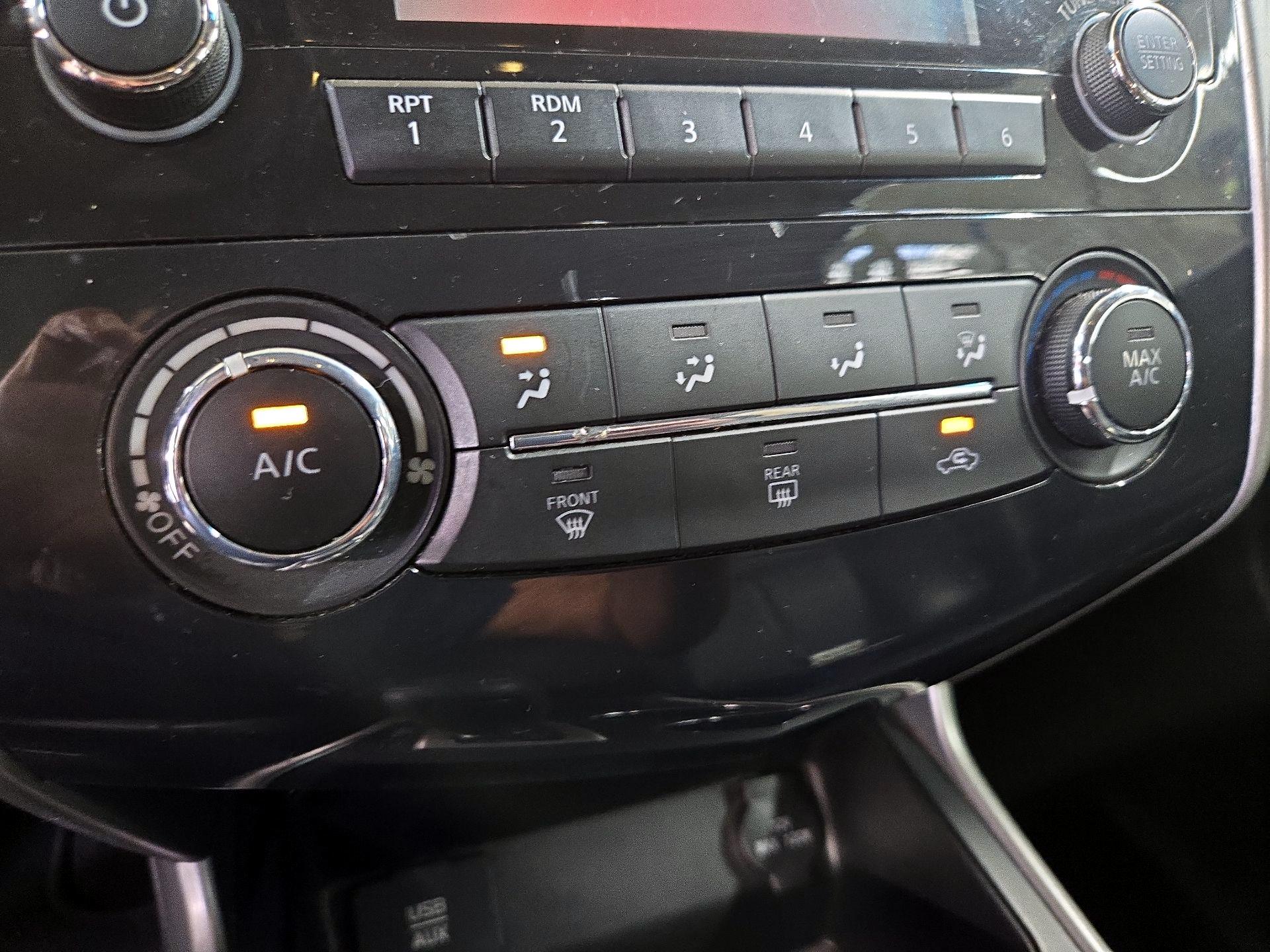 Thumbnail: 2015 Nissan Altima - 16