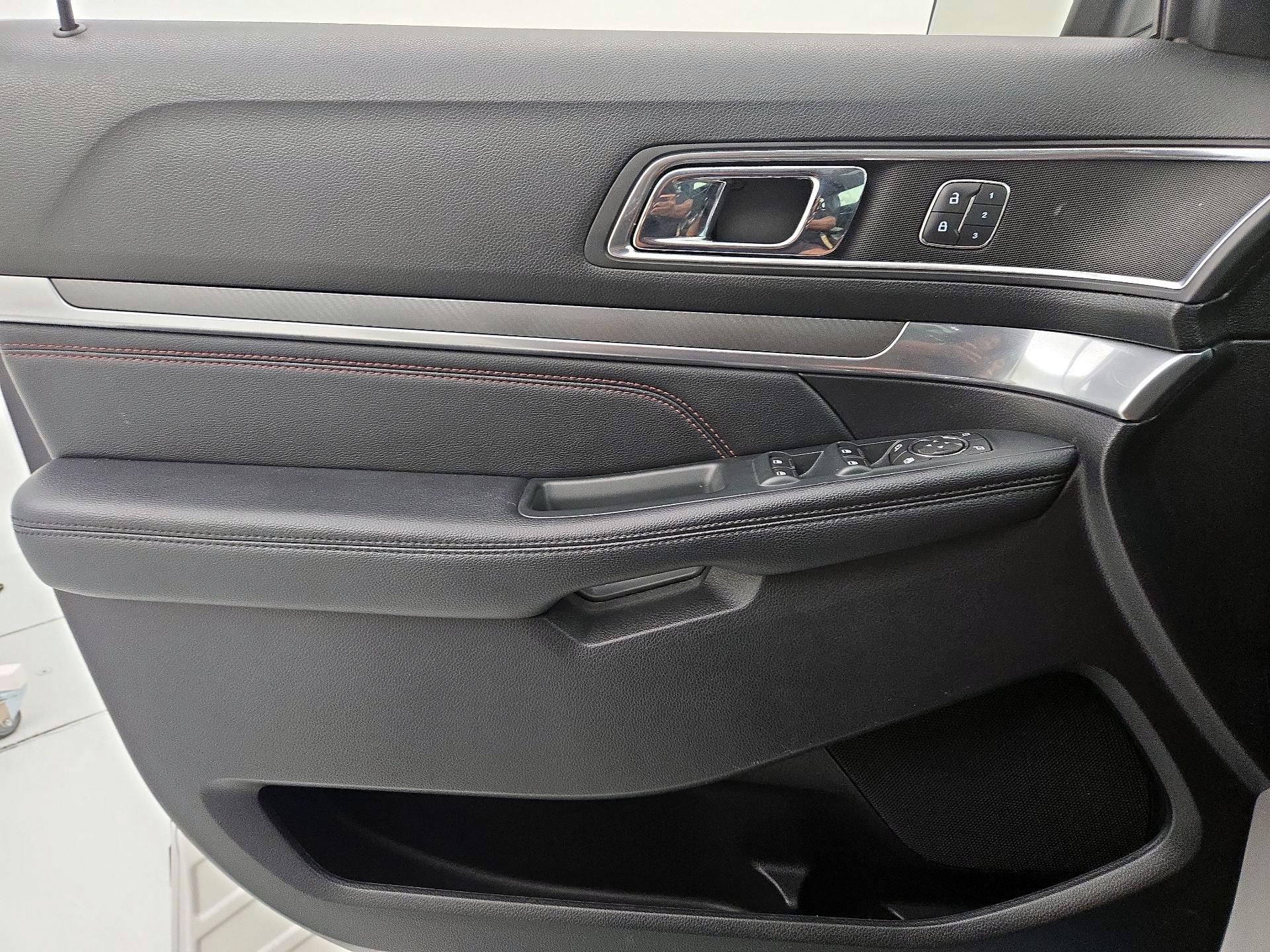 Thumbnail: 2019 Ford Explorer - 12