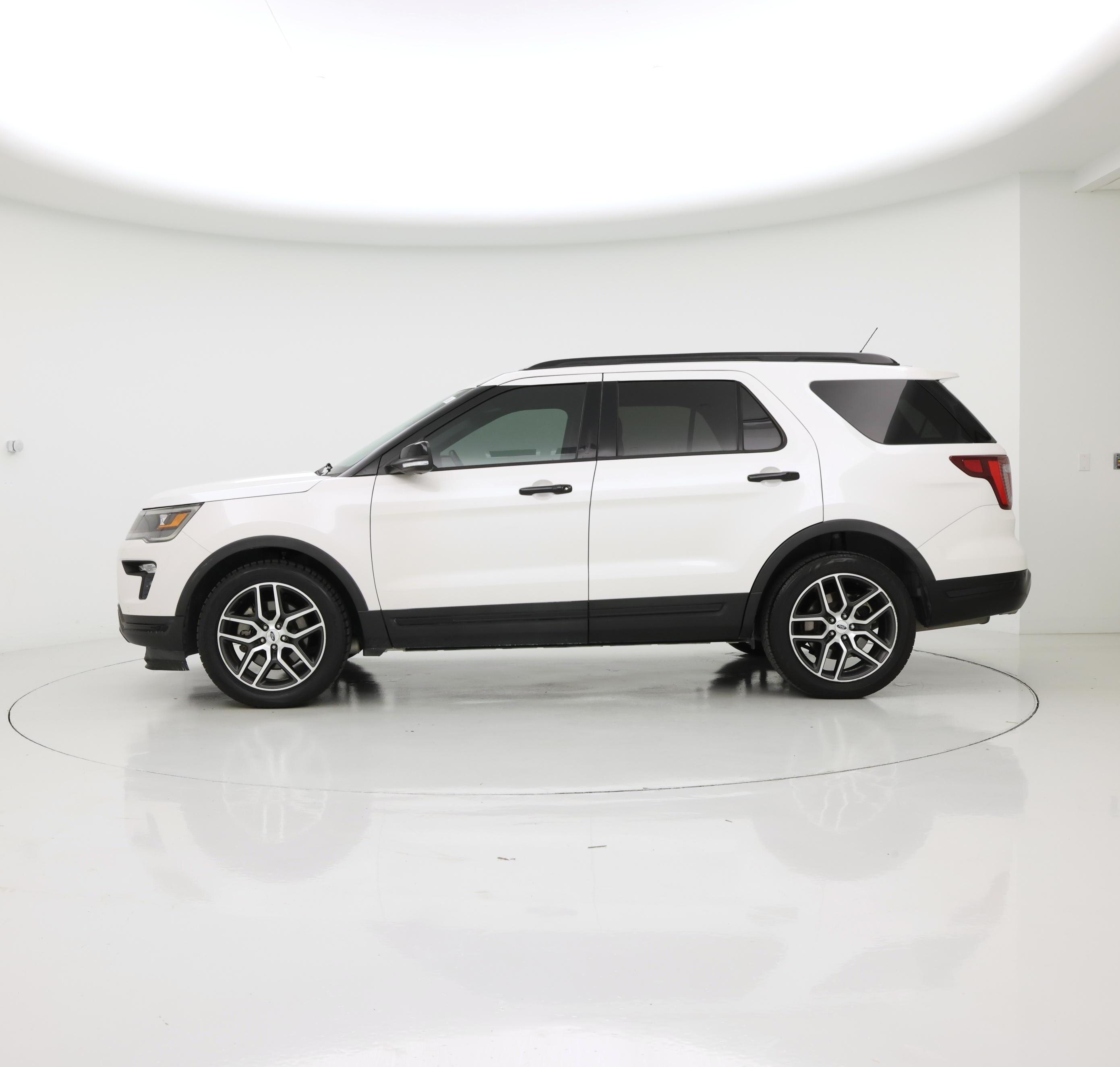 Thumbnail: 2019 Ford Explorer - 3