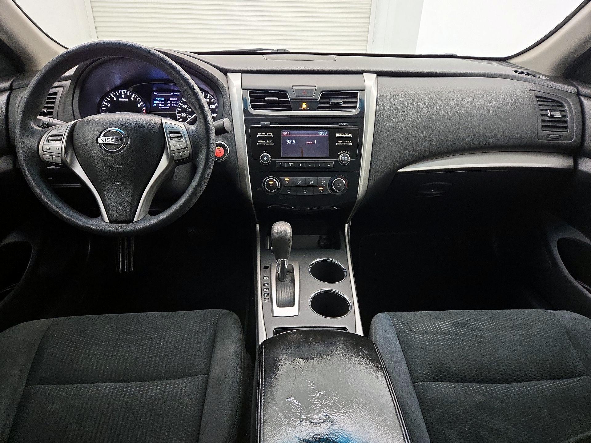 Thumbnail: 2015 Nissan Altima - 9