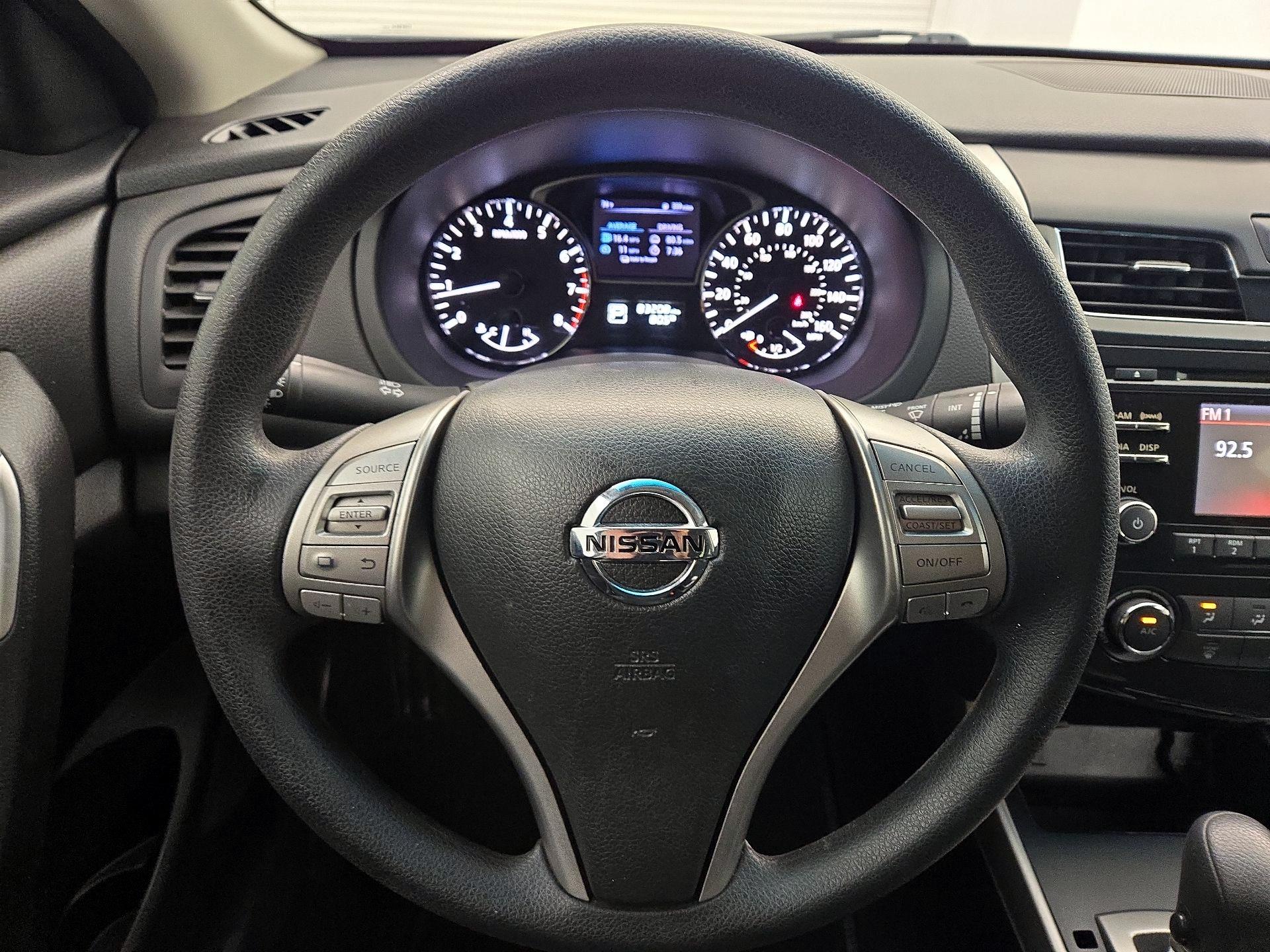 Thumbnail: 2015 Nissan Altima - 10