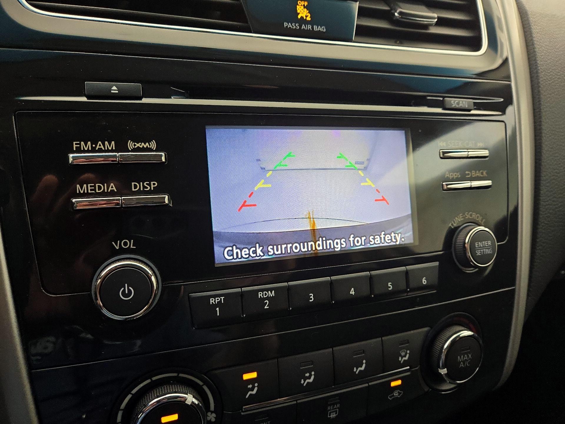 Thumbnail: 2015 Nissan Altima - 14