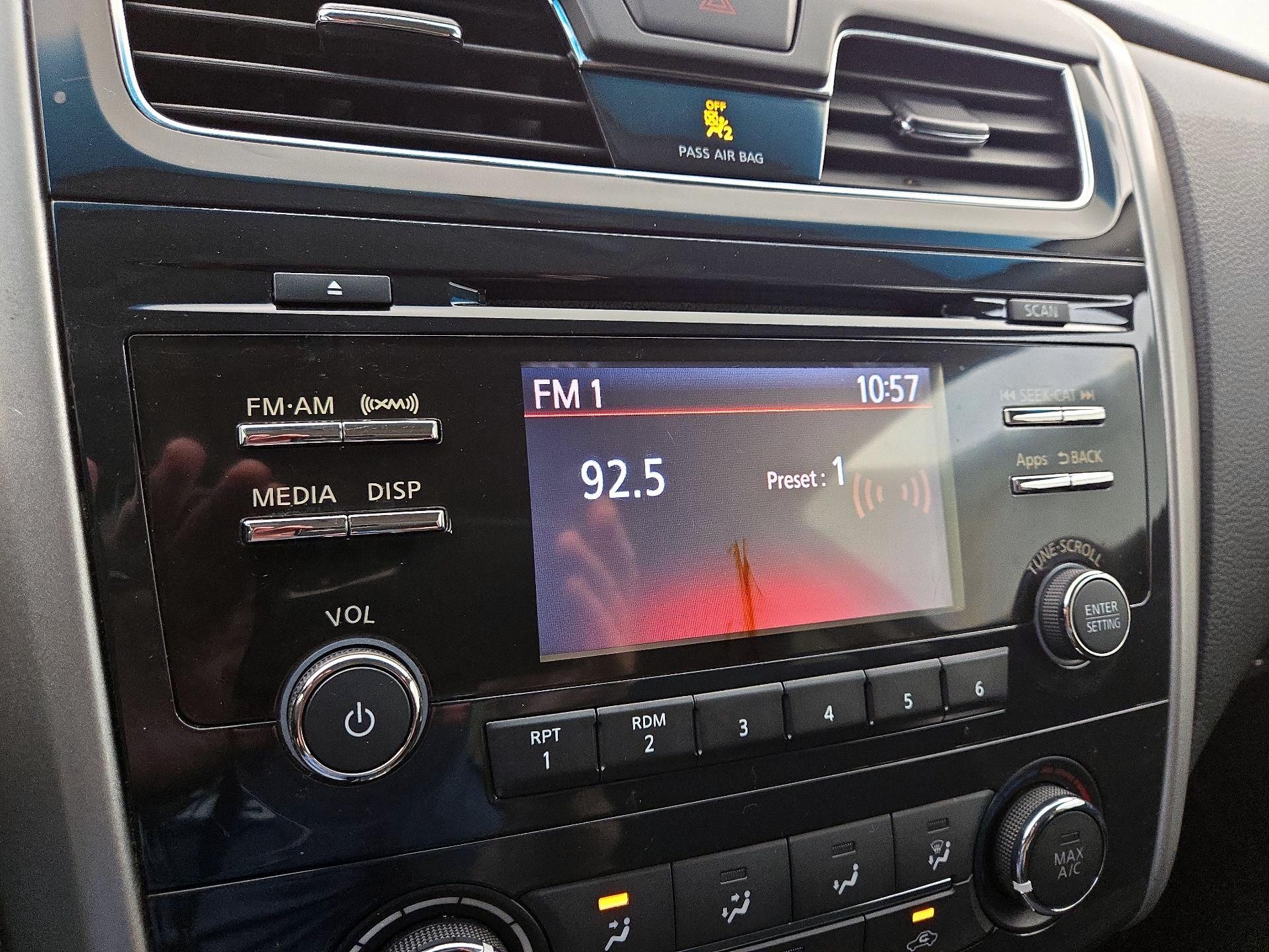 Thumbnail: 2015 Nissan Altima - 15