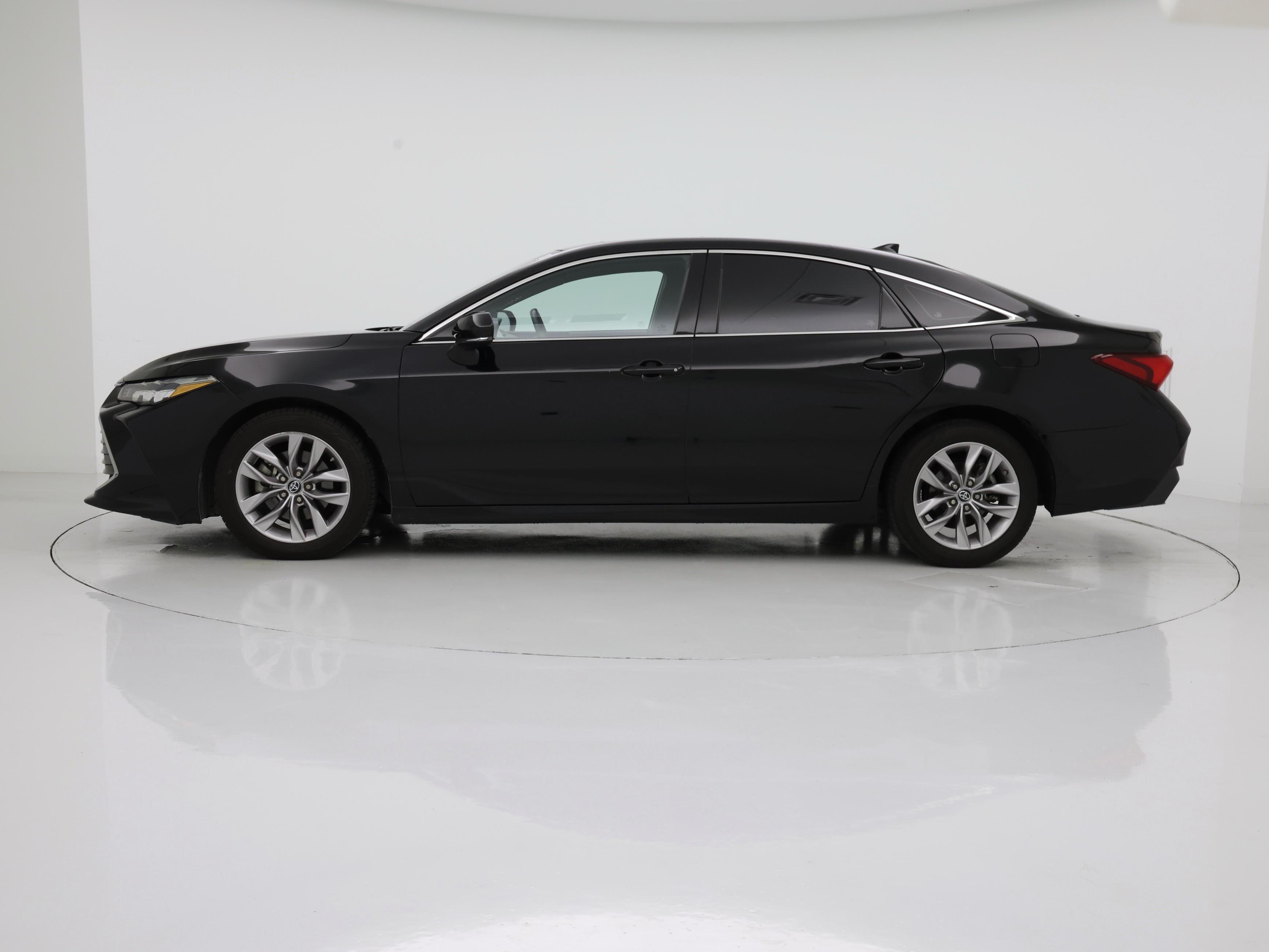 Thumbnail: 2019 Toyota Avalon - 3