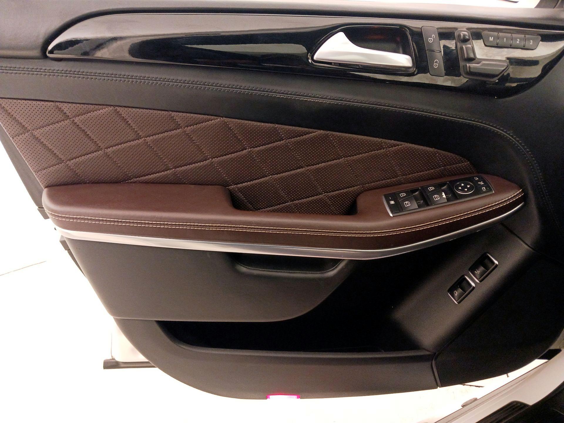 Thumbnail: 2015 Mercedes-Benz GL-Class - 12
