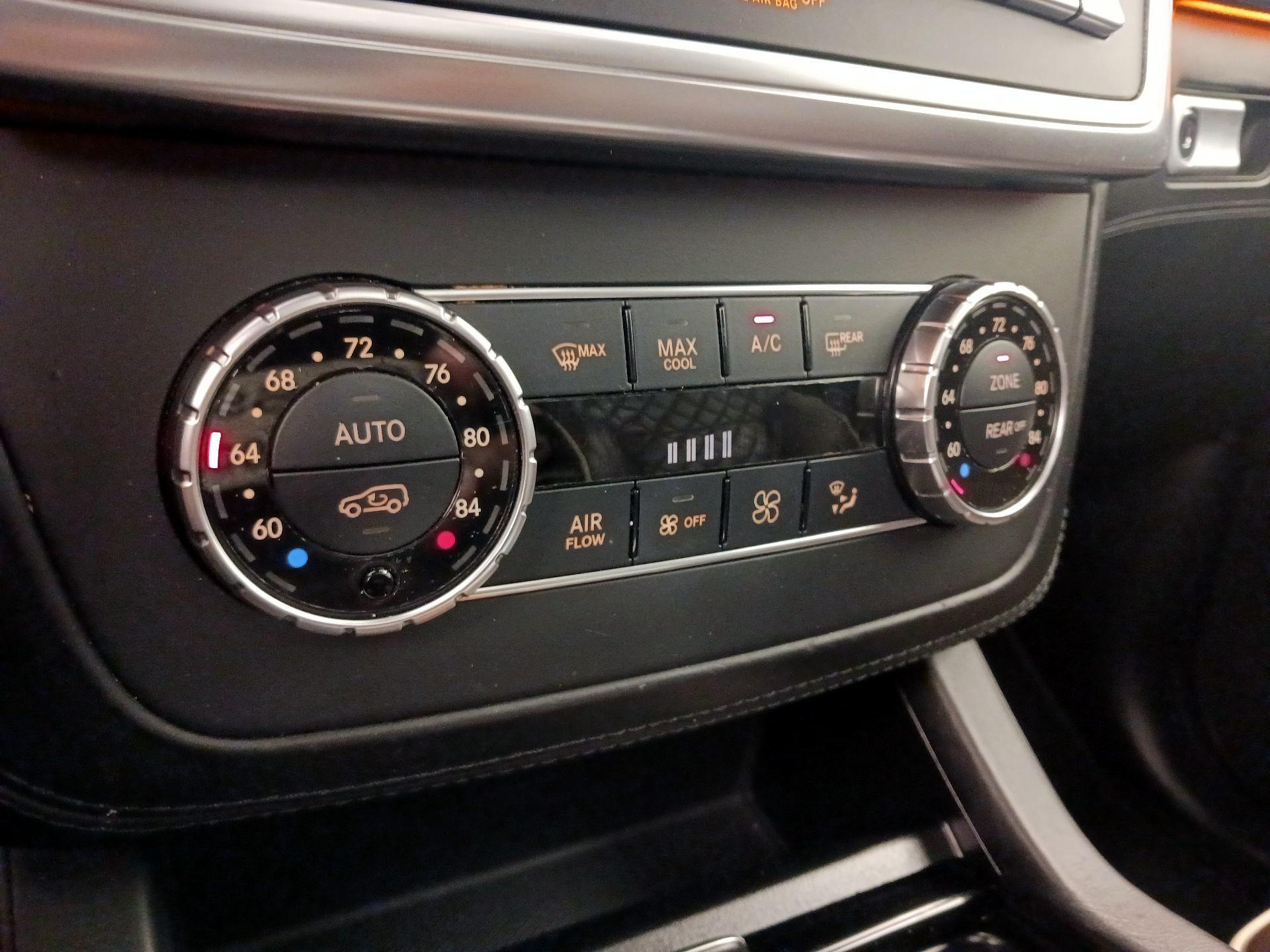 Thumbnail: 2015 Mercedes-Benz GL-Class - 17