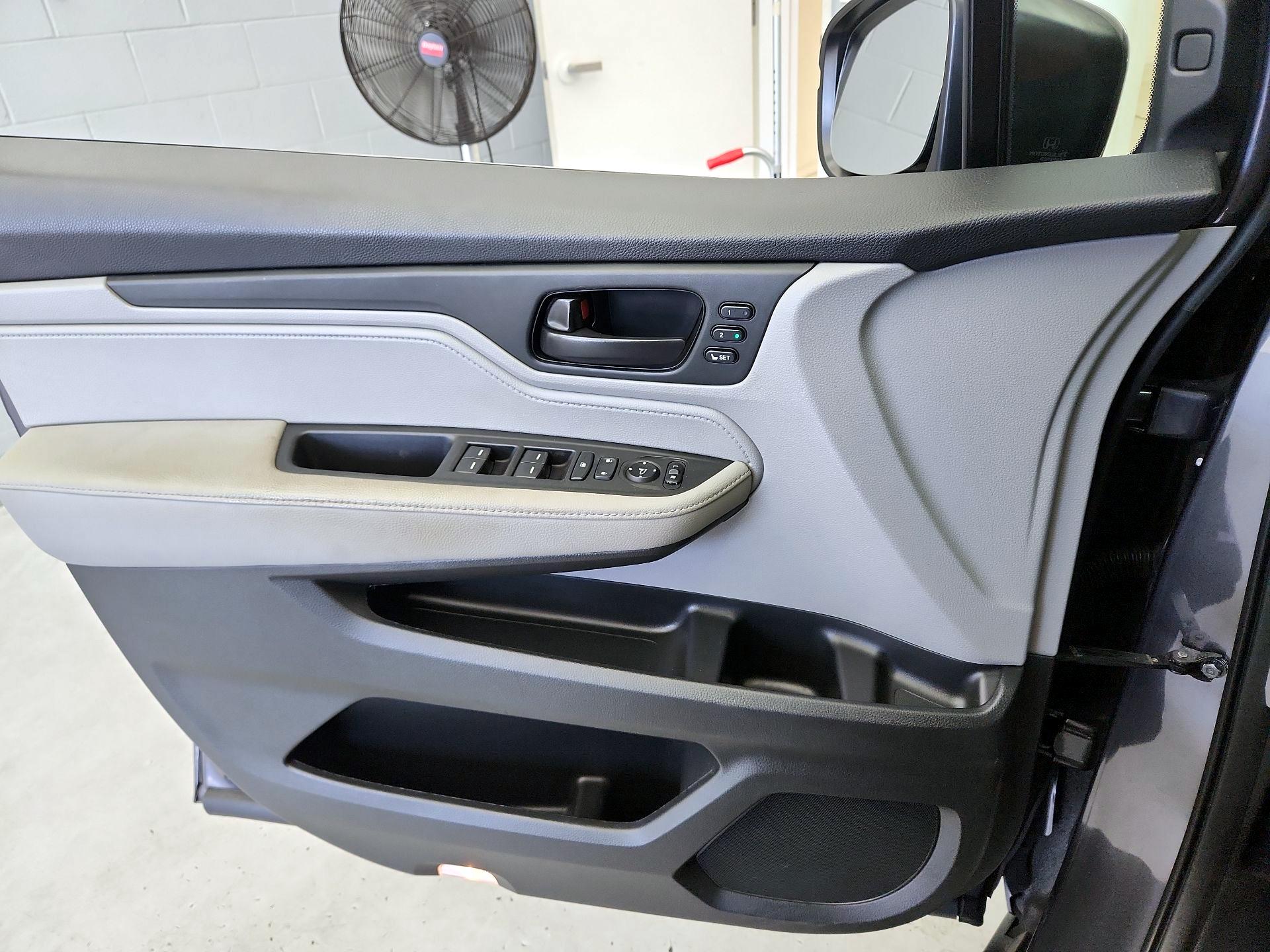 Thumbnail: 2019 Honda Odyssey - 12
