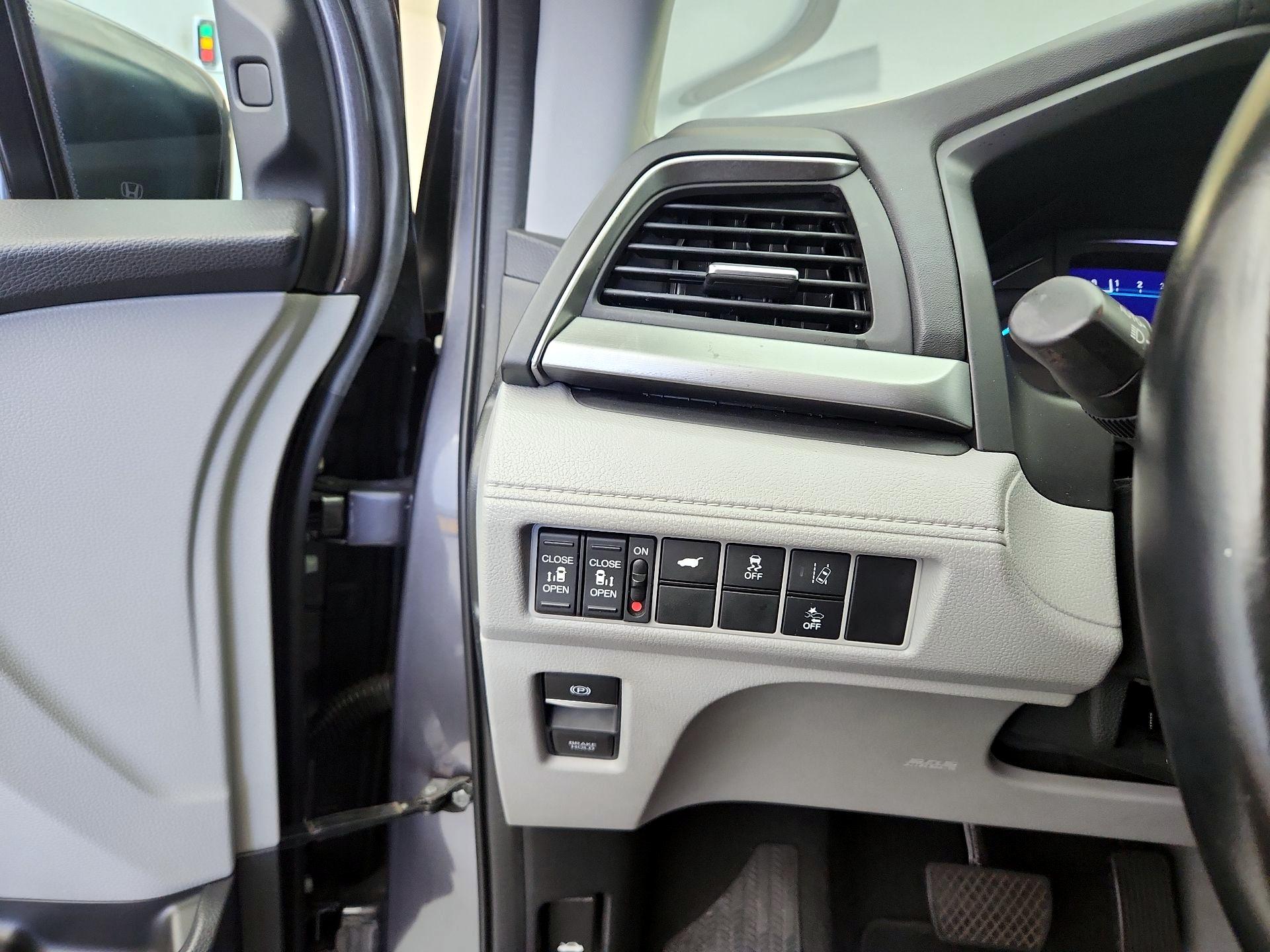 Thumbnail: 2019 Honda Odyssey - 13