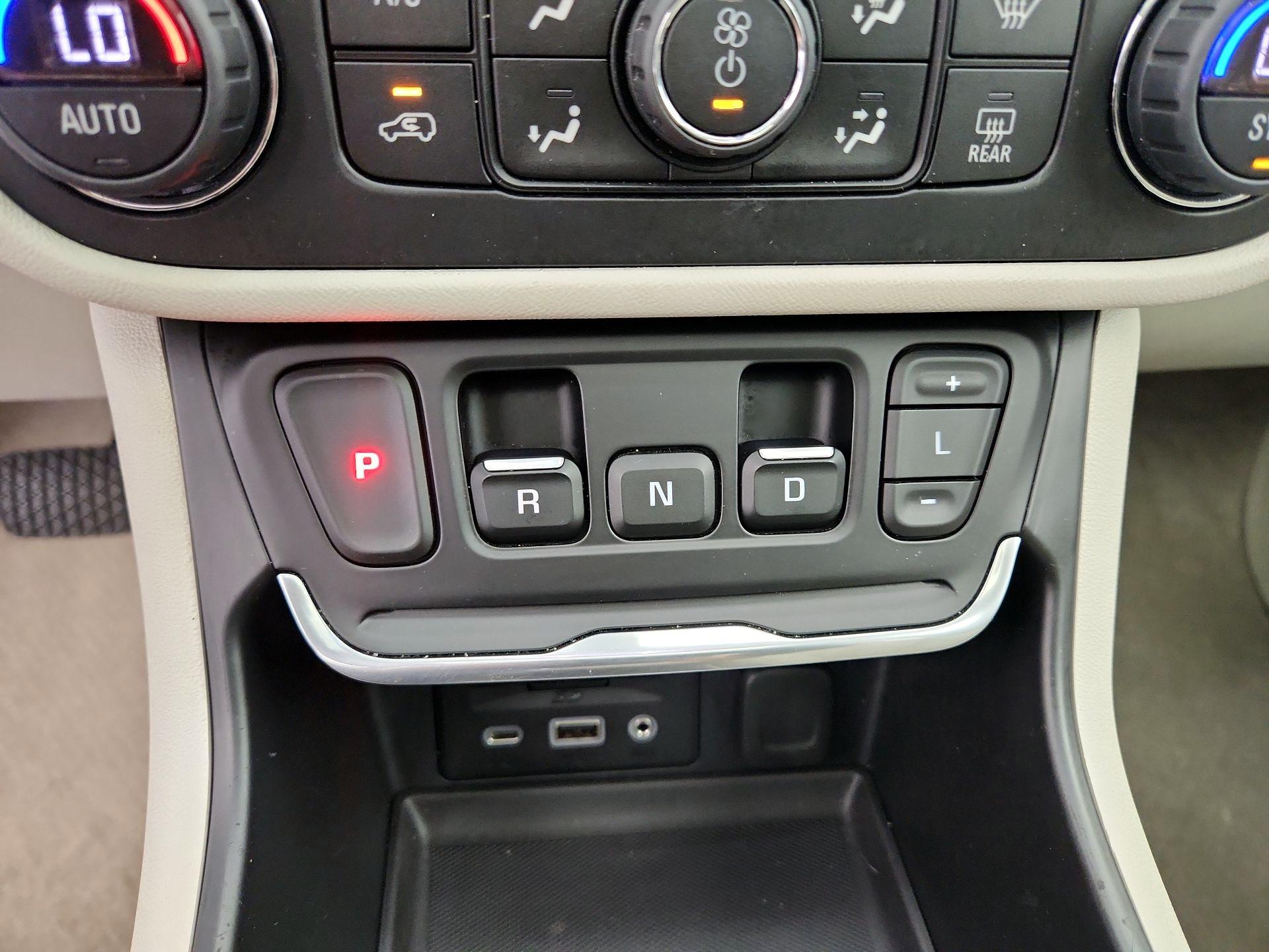 Thumbnail: 2020 GMC Terrain - 17