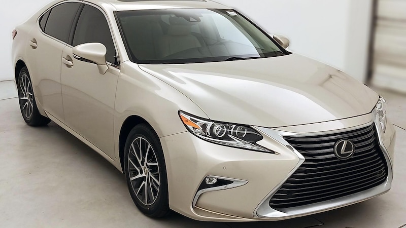 2016 Lexus ES 350 Hero Image