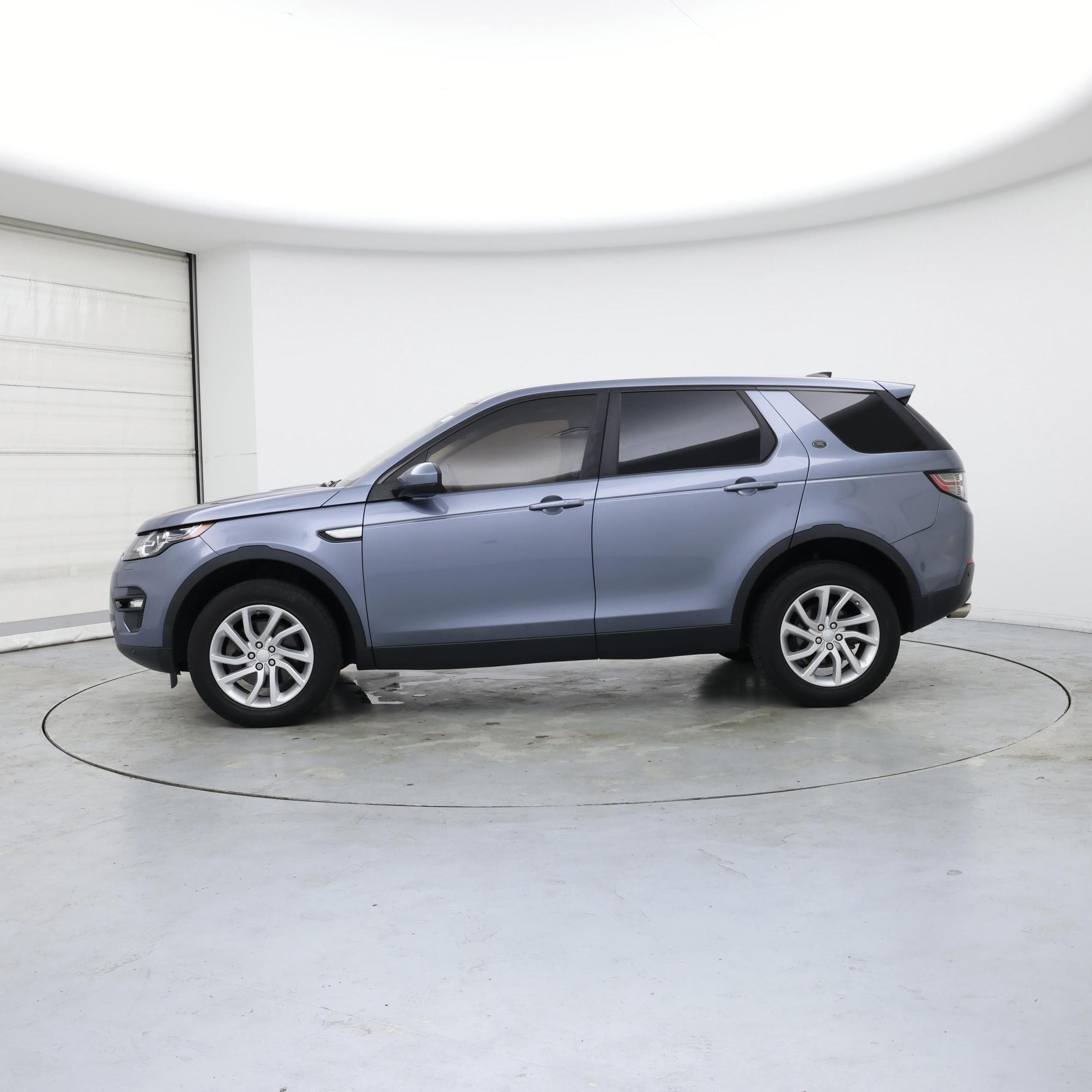 Thumbnail: 2018 Land Rover Discovery Sport - 3