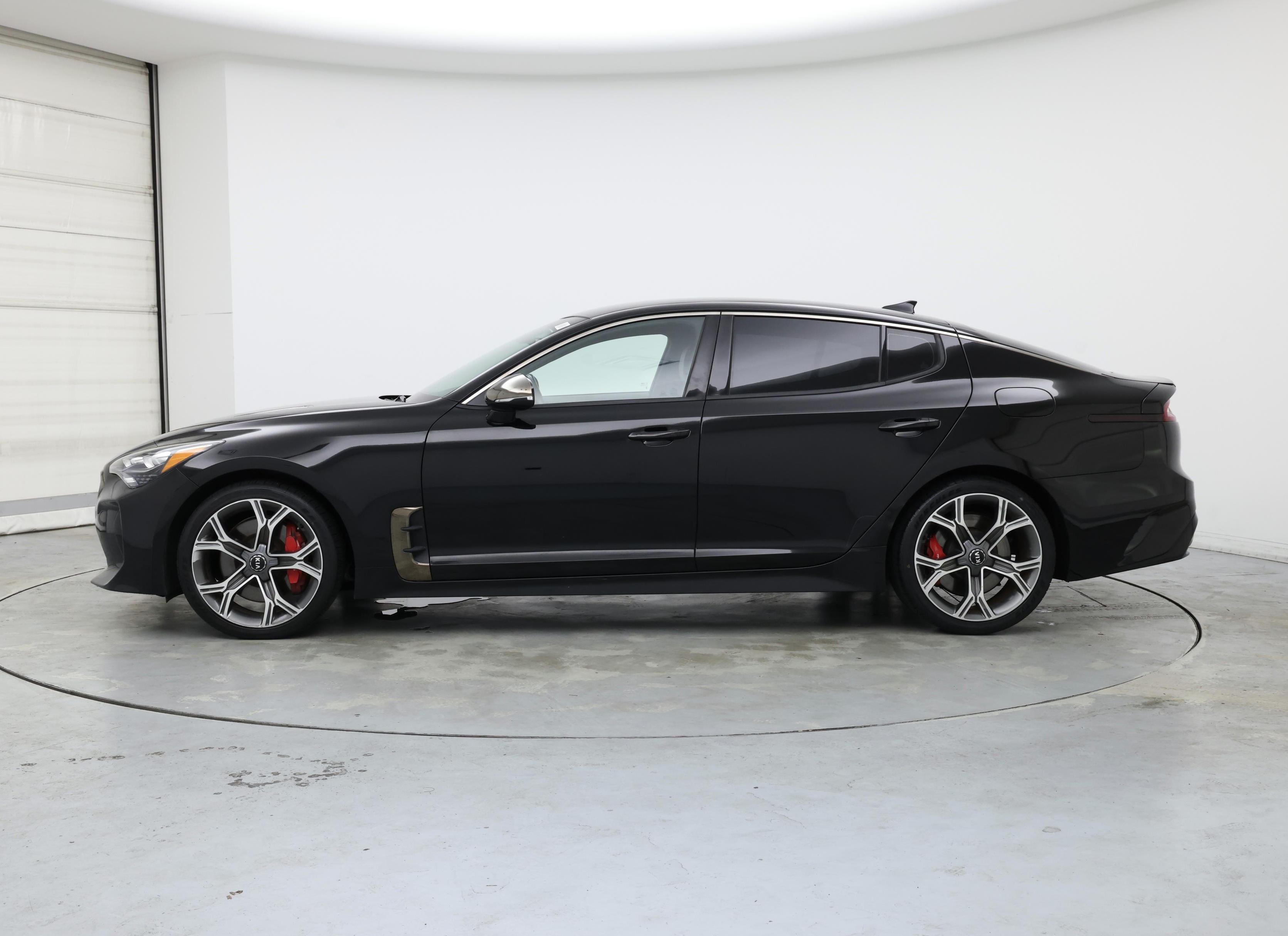 Thumbnail: 2020 Kia Stinger - 3